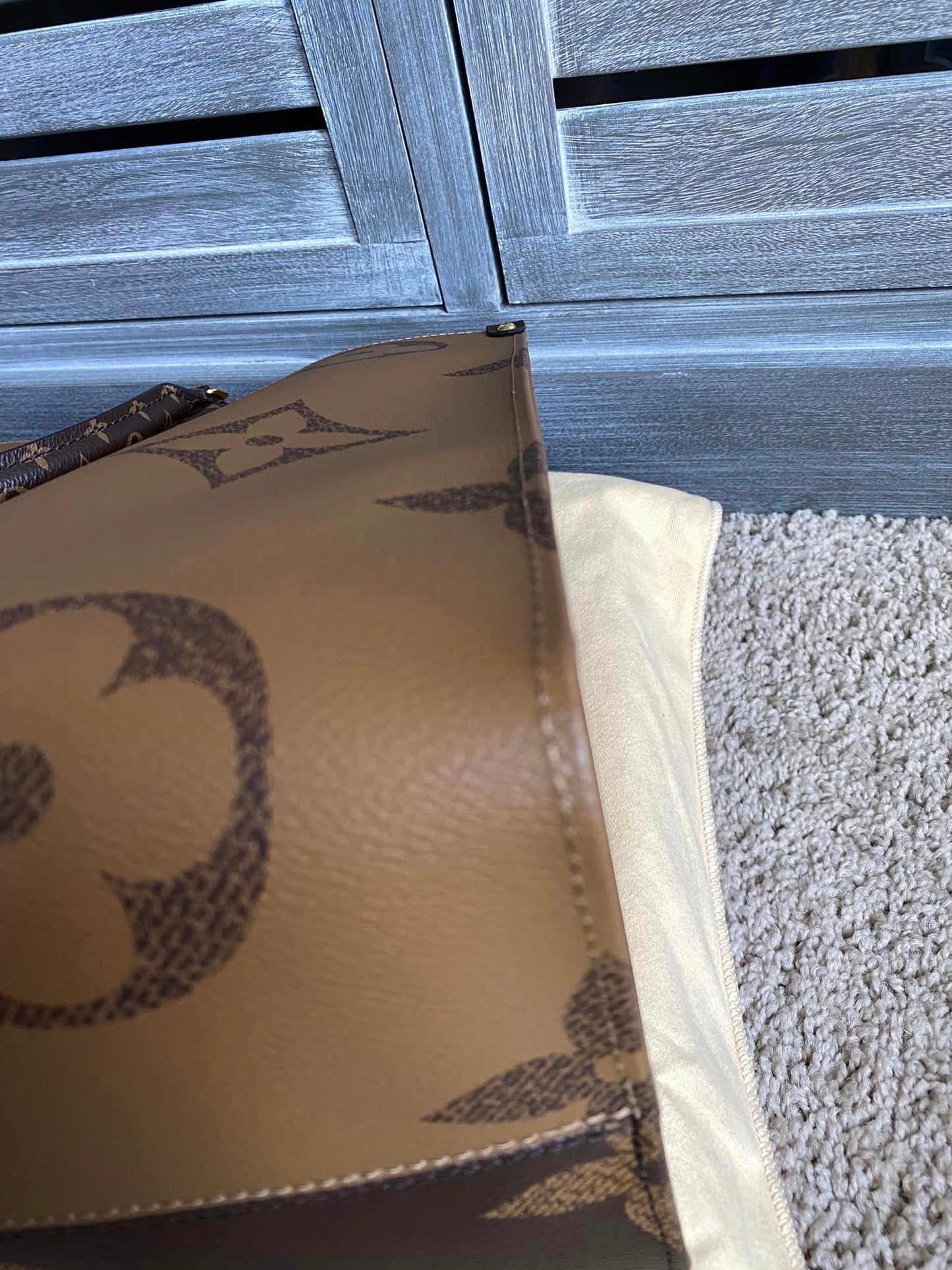 Louis Vuitton OnTheGo Giant Reverse GM