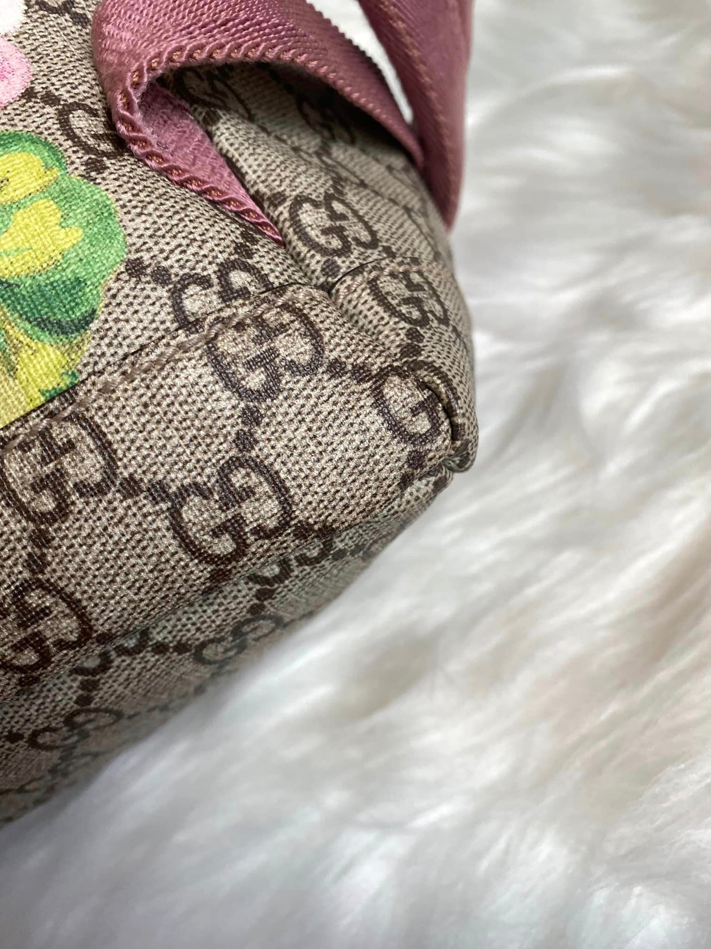 Gucci GG Supreme Blooms Backpack