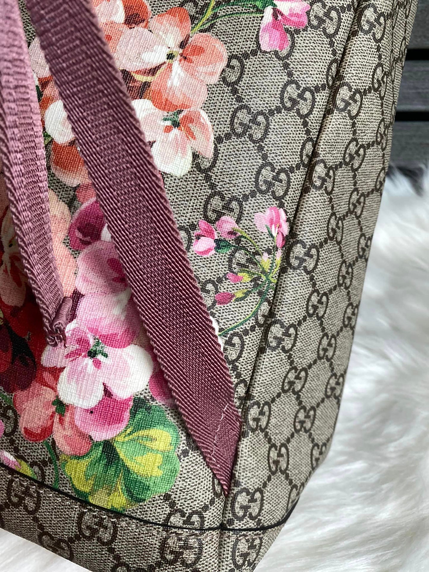 Gucci GG Supreme Blooms Backpack