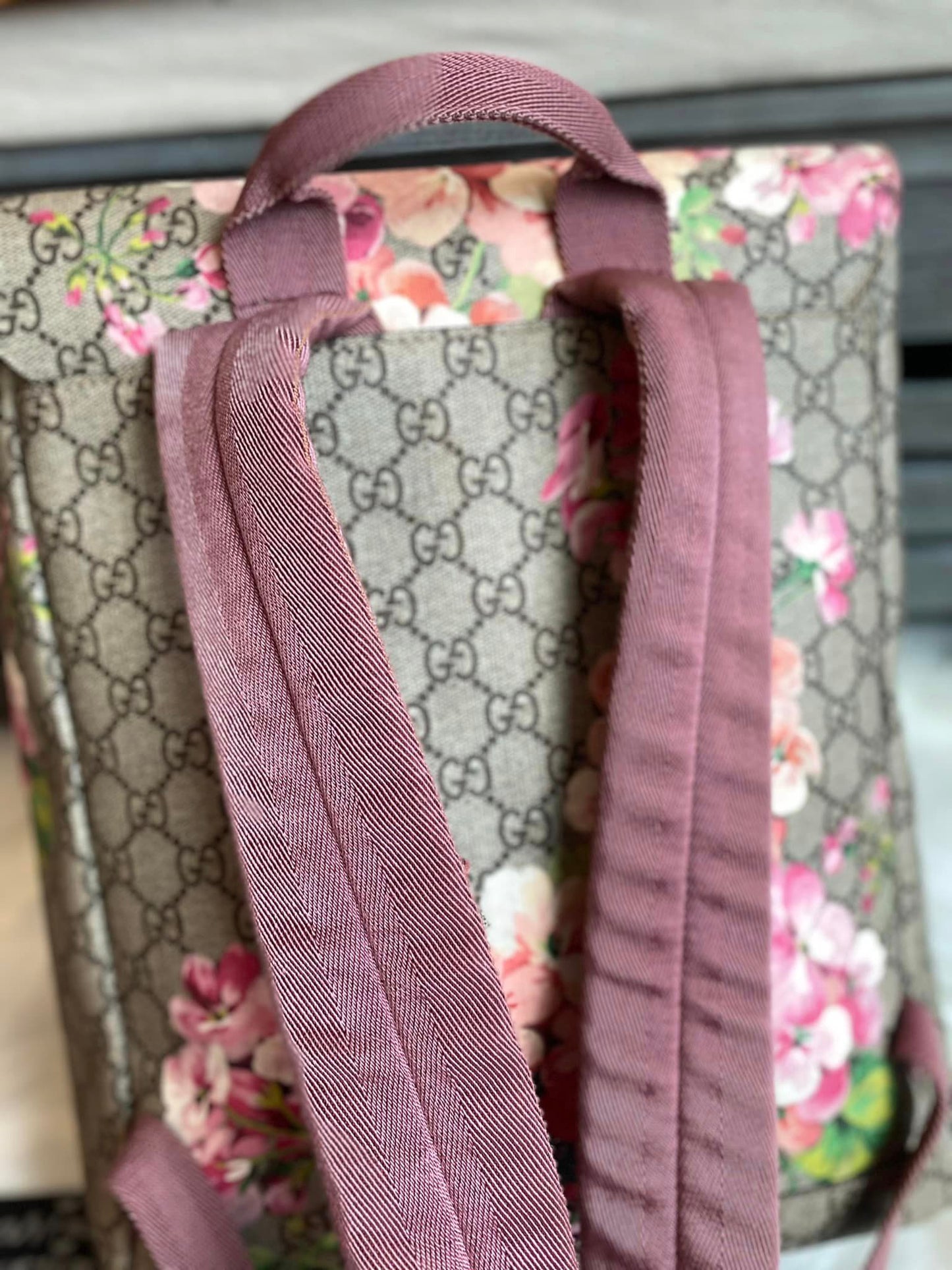 Gucci GG Supreme Blooms Backpack