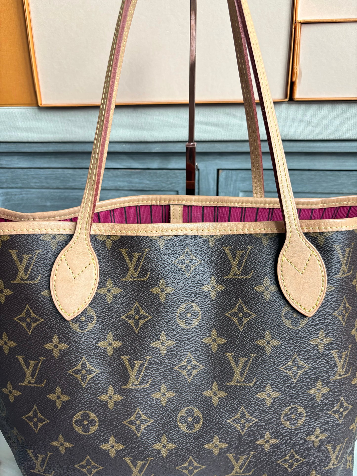 Louis Vuitton Neverfull MM With Pouch - Pivoine/ Pink Interior