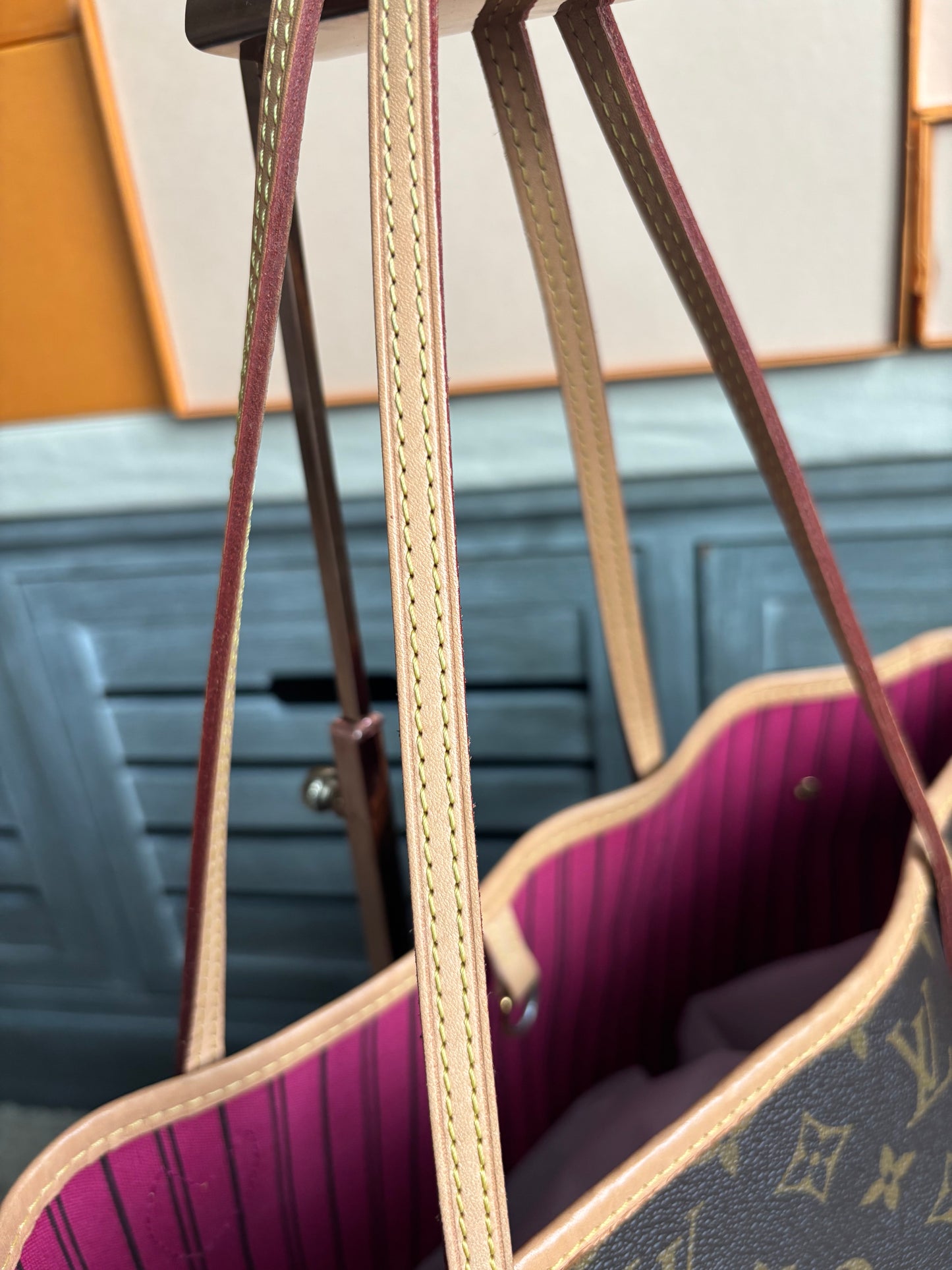 Louis Vuitton Neverfull MM With Pouch - Pivoine/ Pink Interior