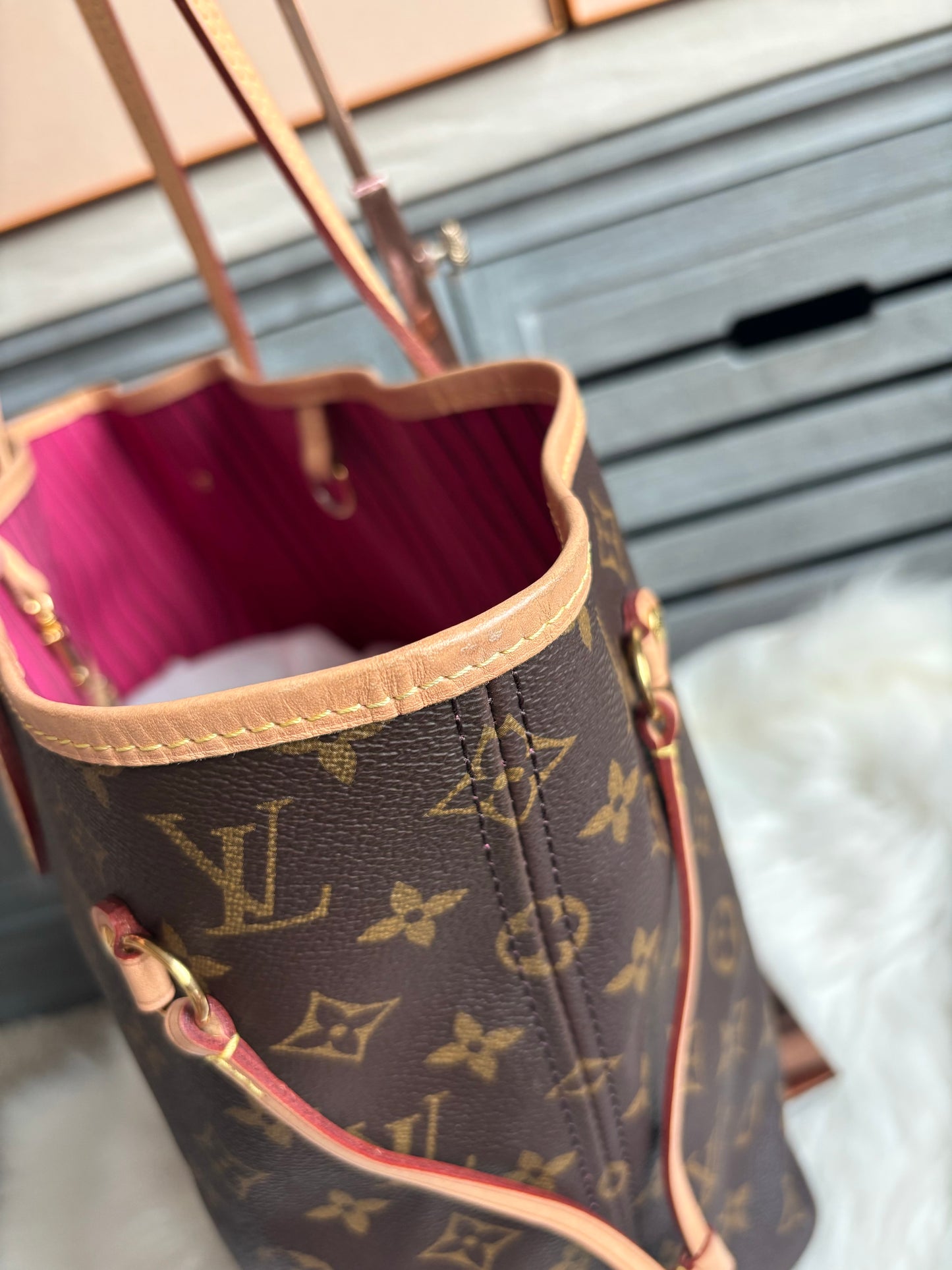 Louis Vuitton Neverfull MM With Pouch - Pivoine/ Pink Interior