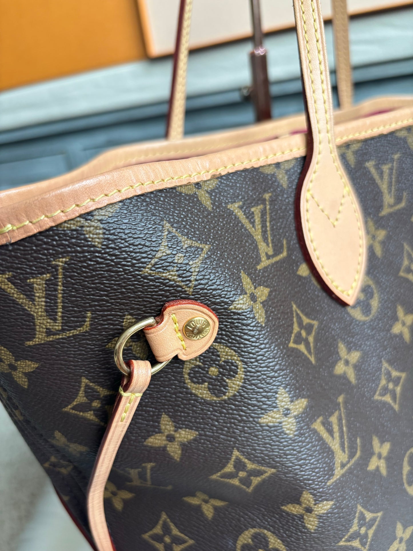 Louis Vuitton Neverfull MM With Pouch - Pivoine/ Pink Interior