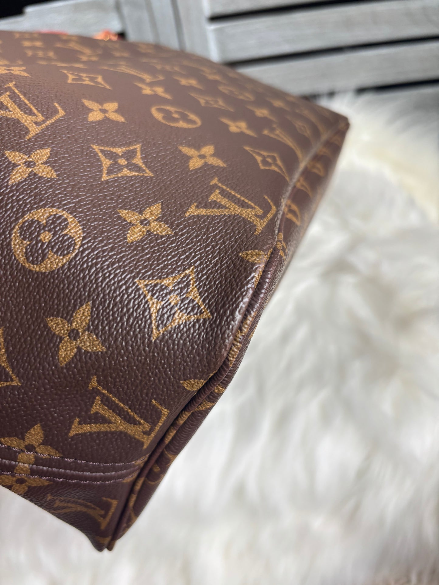 Louis Vuitton Neverfull MM With Pouch - Pivoine/ Pink Interior