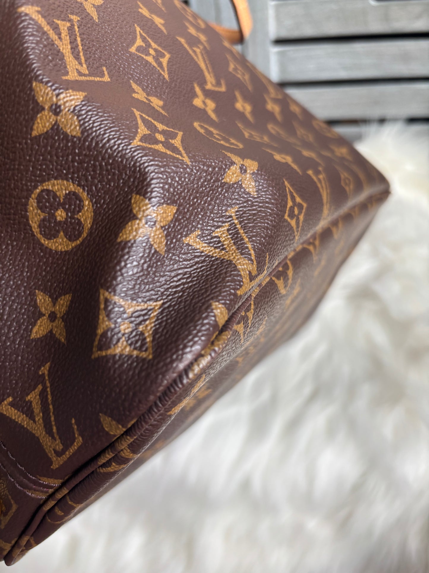Louis Vuitton Neverfull MM With Pouch - Pivoine/ Pink Interior