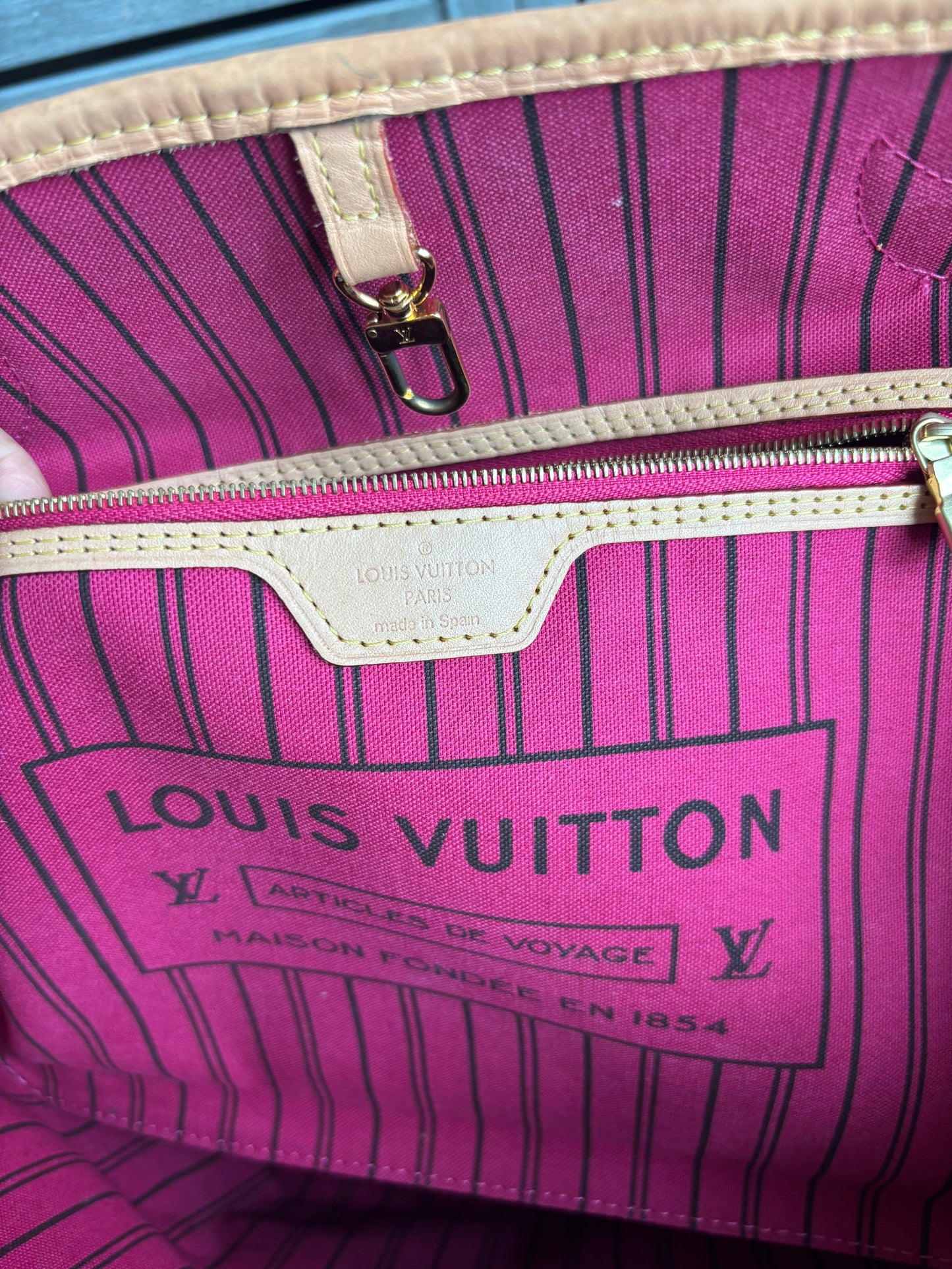 Louis Vuitton Neverfull MM With Pouch - Pivoine/ Pink Interior