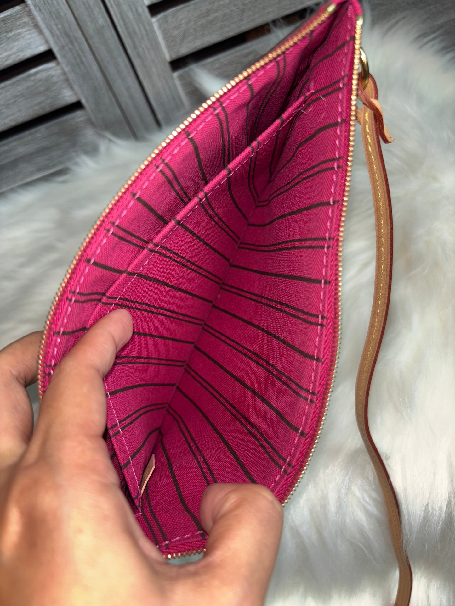 Louis Vuitton Neverfull MM With Pouch - Pivoine/ Pink Interior