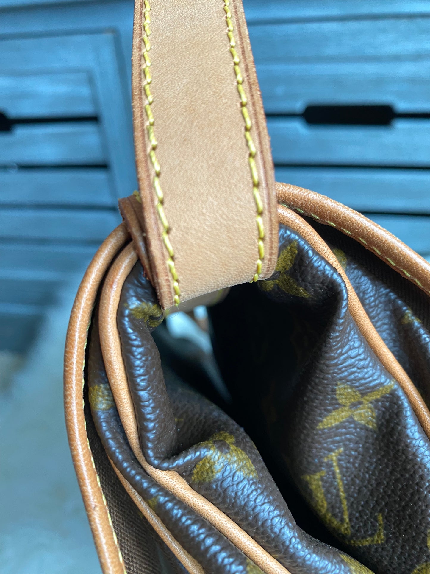 Louis Vuitton Saumur 30