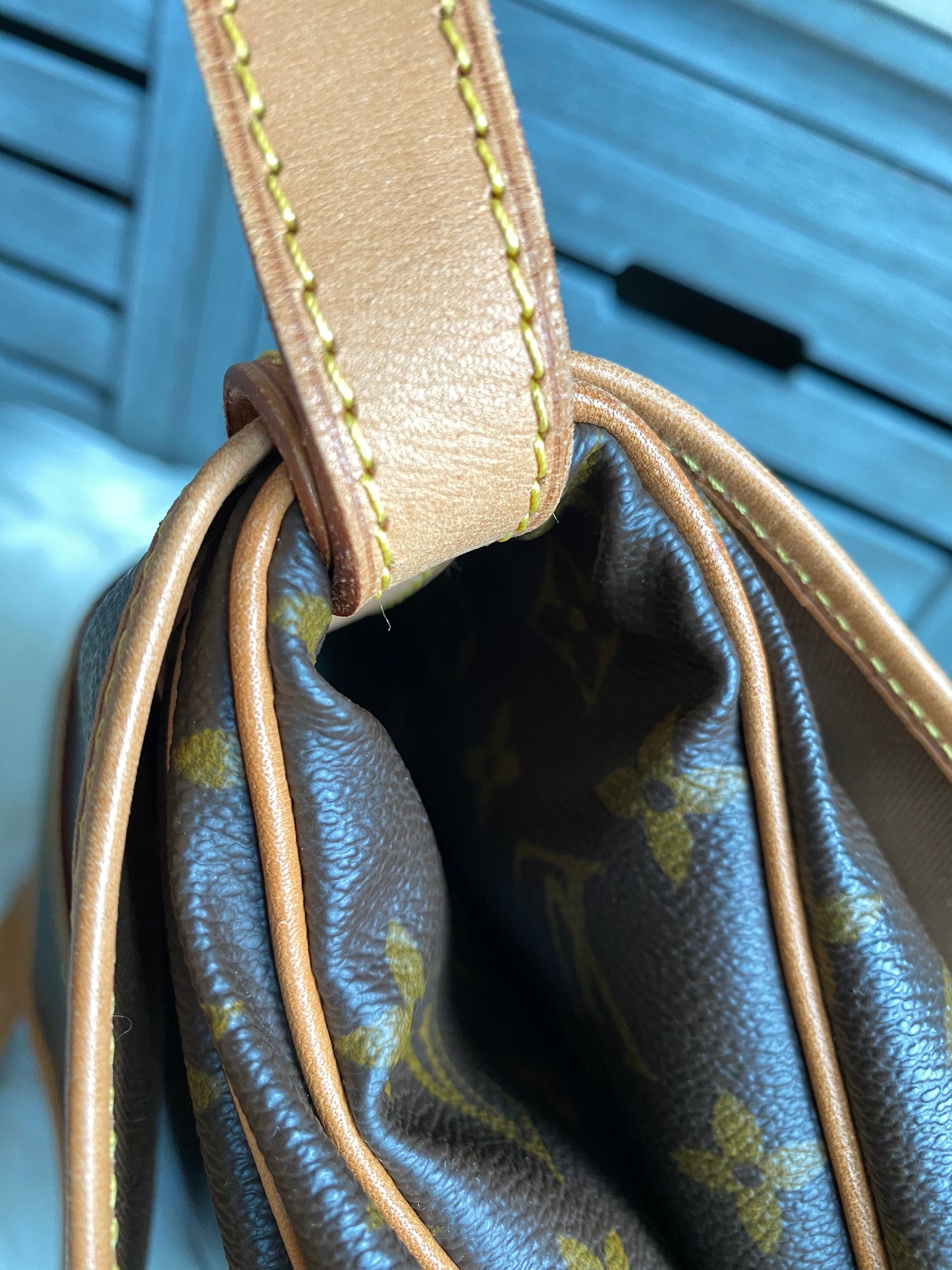Louis Vuitton Saumur 30
