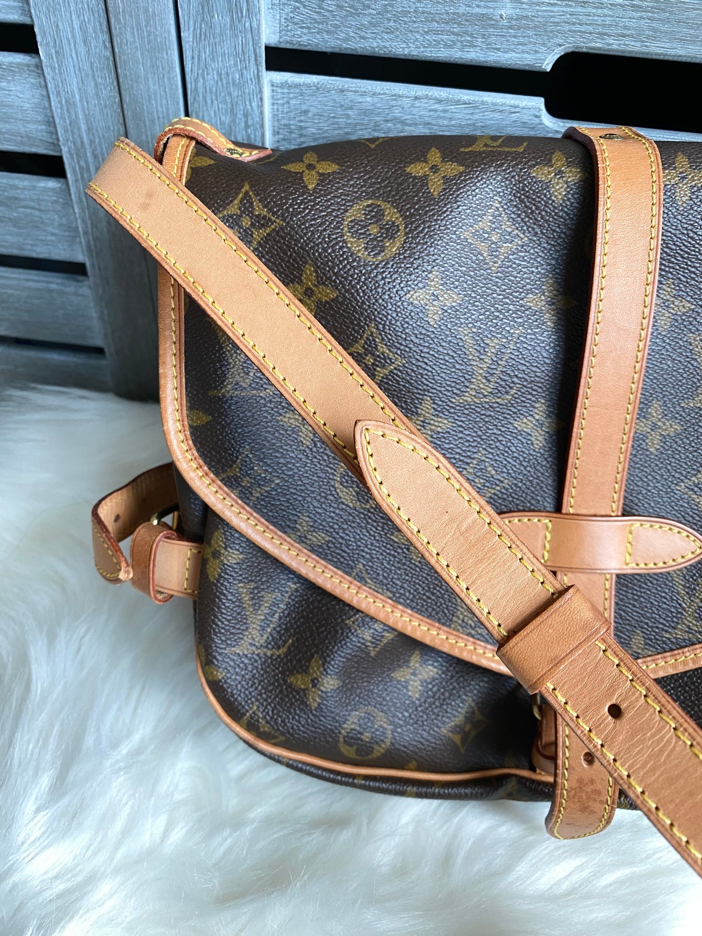 Louis Vuitton Saumur 30