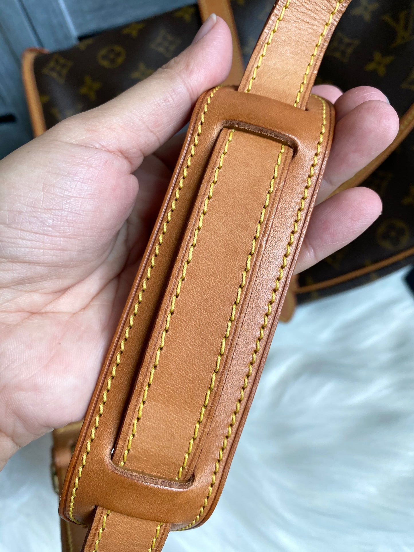 Louis Vuitton Saumur 30