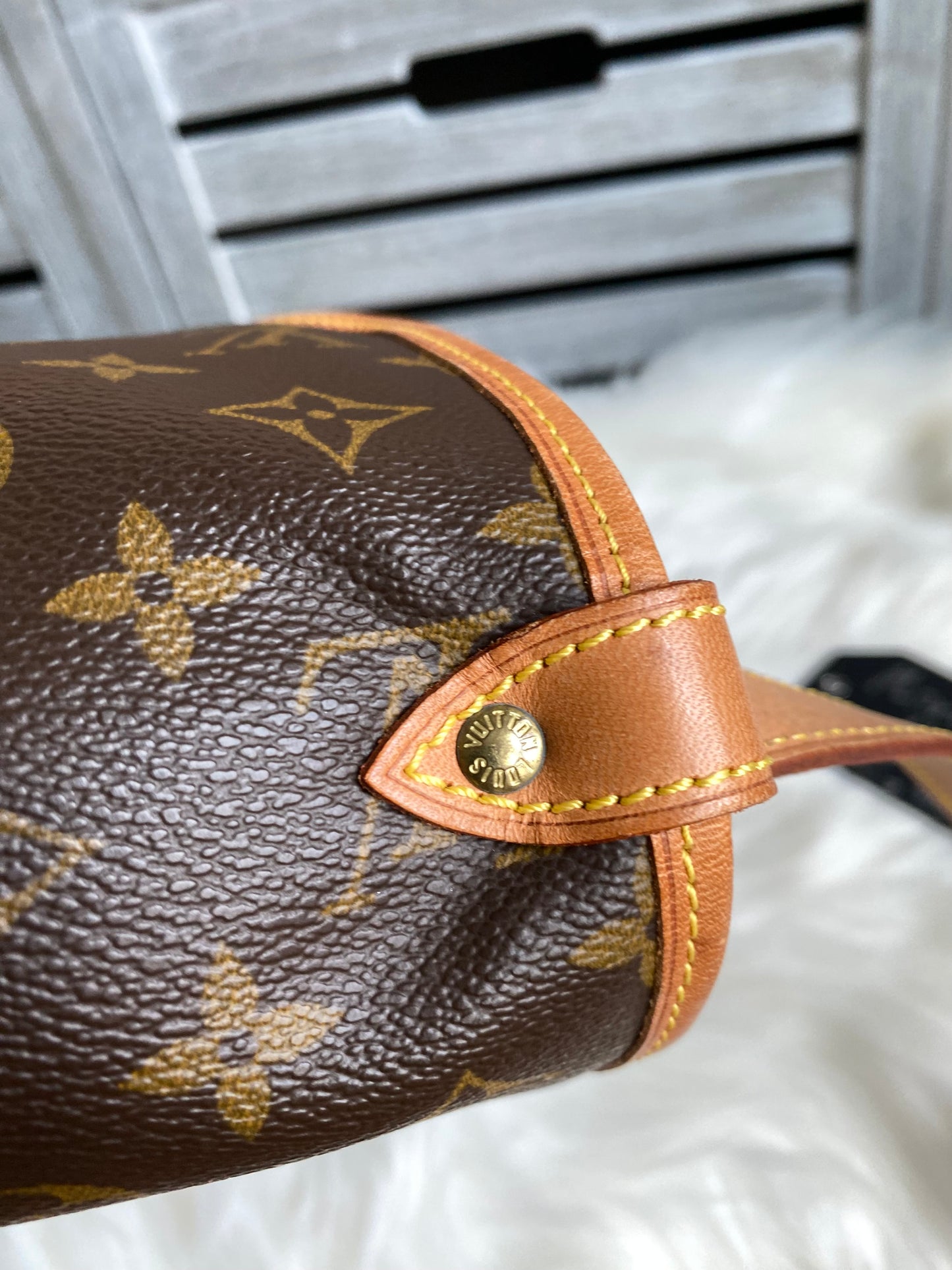 Louis Vuitton Saumur 30