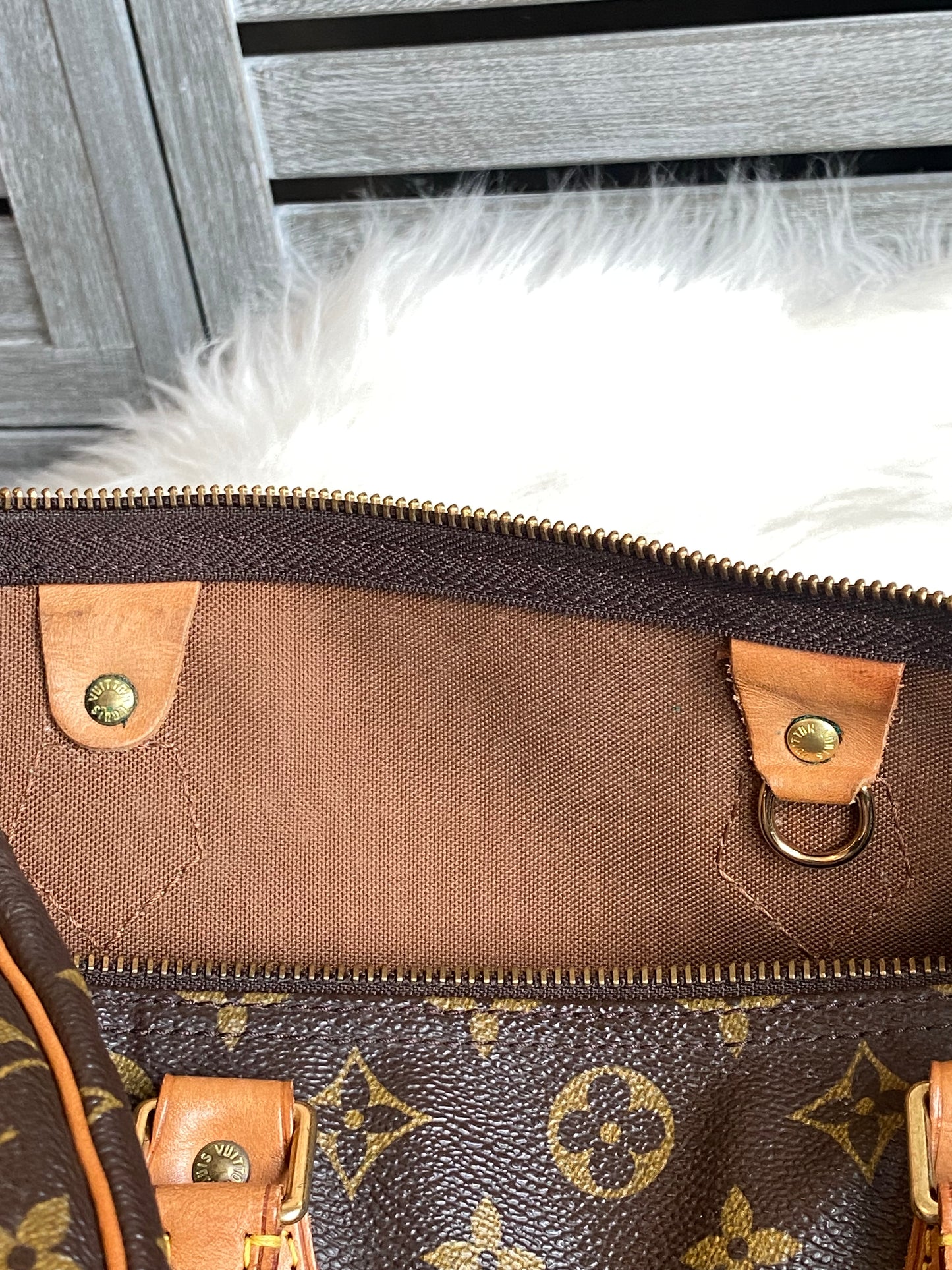 Louis Vuitton Speedy 30
