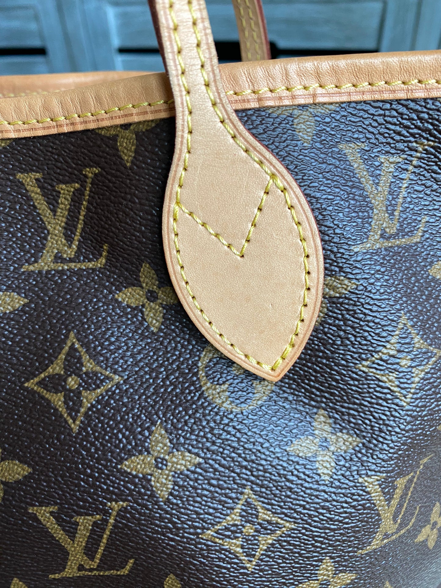 Louis Vuitton Neverfull MM With Pouch - Pink/Pivoine Interior
