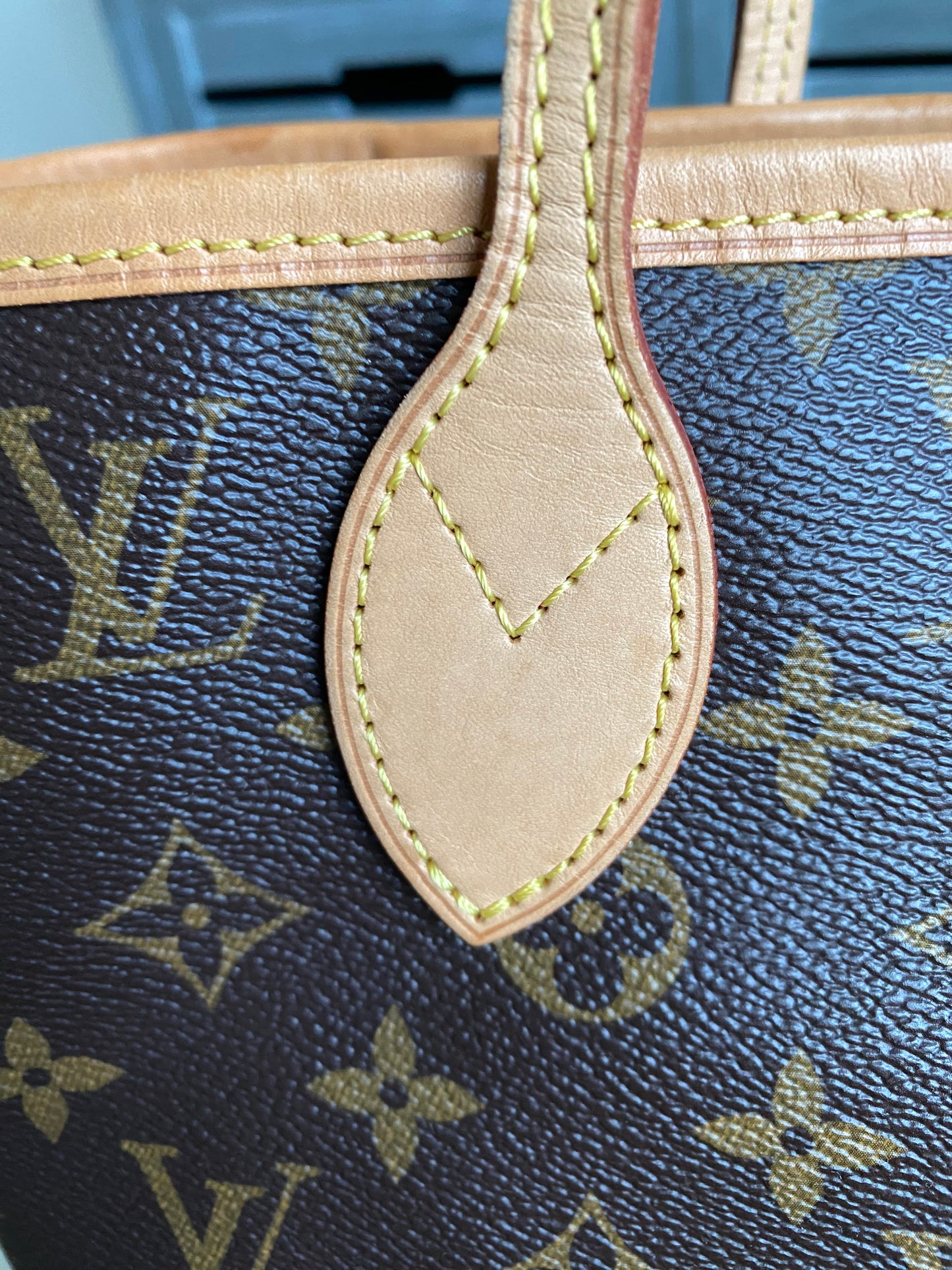 Louis Vuitton Neverfull MM With Pouch - Pink/Pivoine Interior