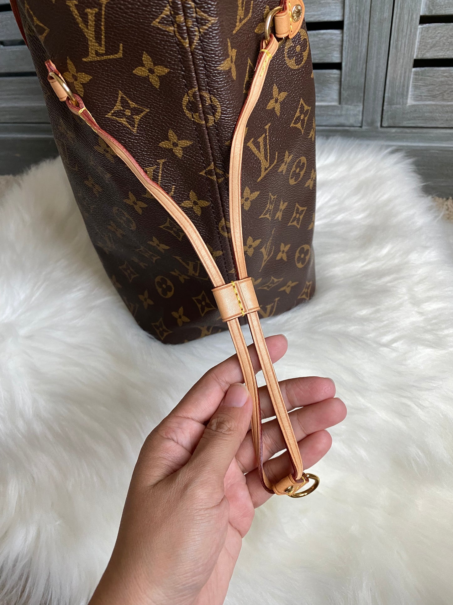 Louis Vuitton Neverfull MM With Pouch - Pink/Pivoine Interior