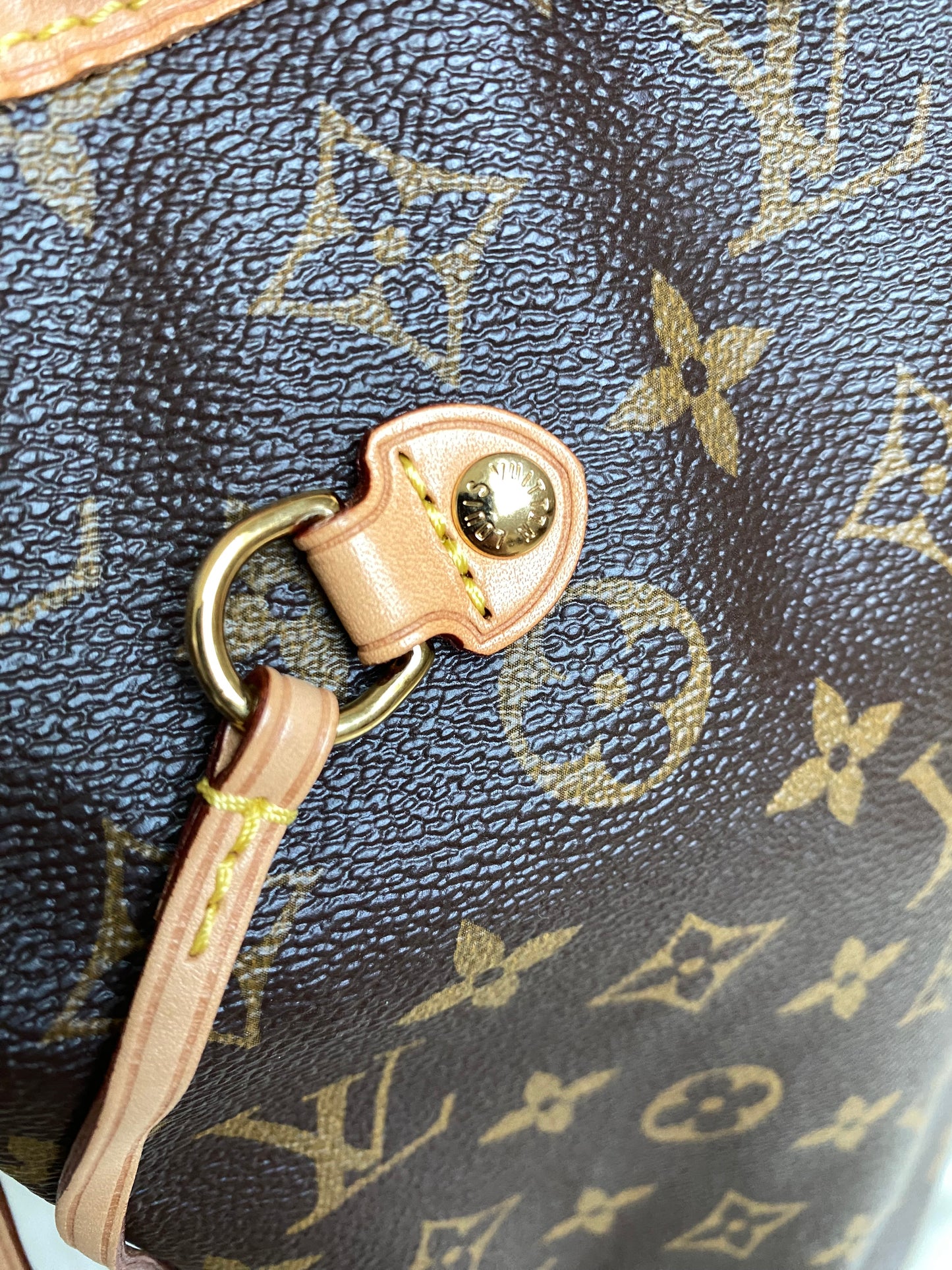 Louis Vuitton Neverfull MM With Pouch - Pink/Pivoine Interior