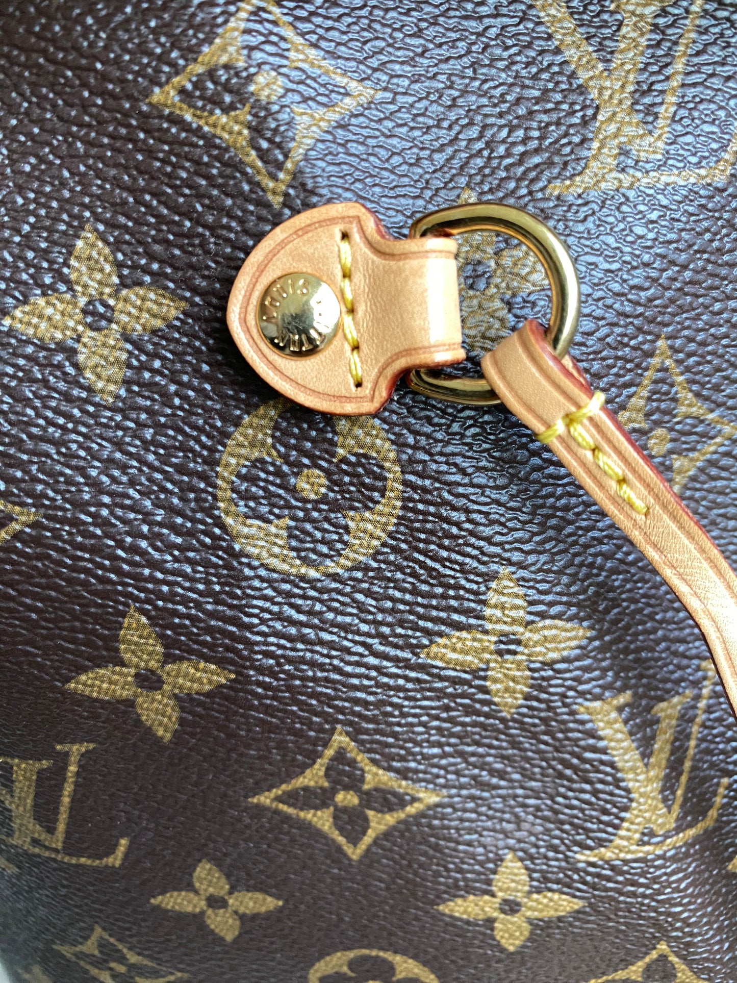 Louis Vuitton Neverfull MM With Pouch - Pink/Pivoine Interior