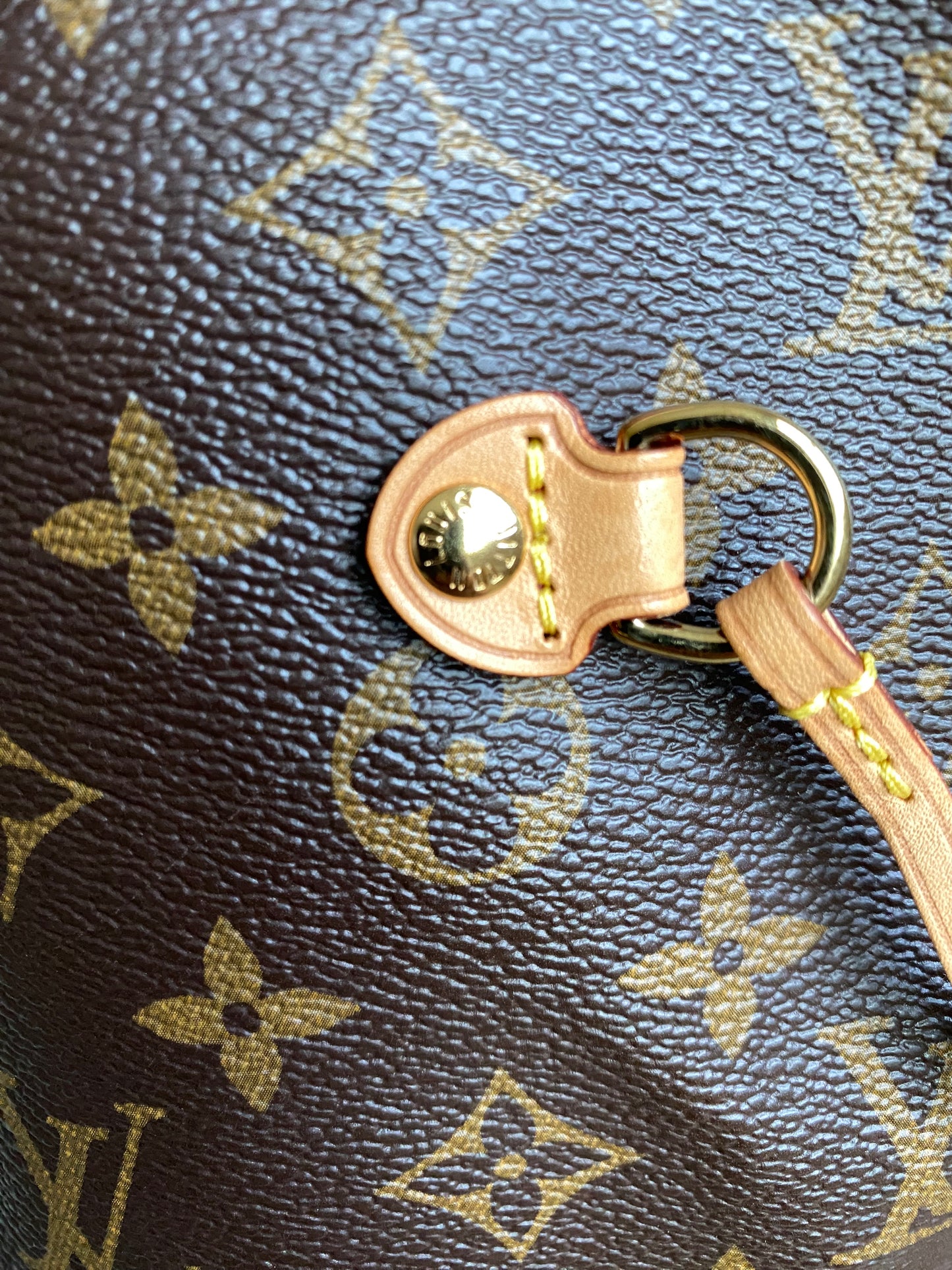 Louis Vuitton Neverfull MM With Pouch - Pink/Pivoine Interior