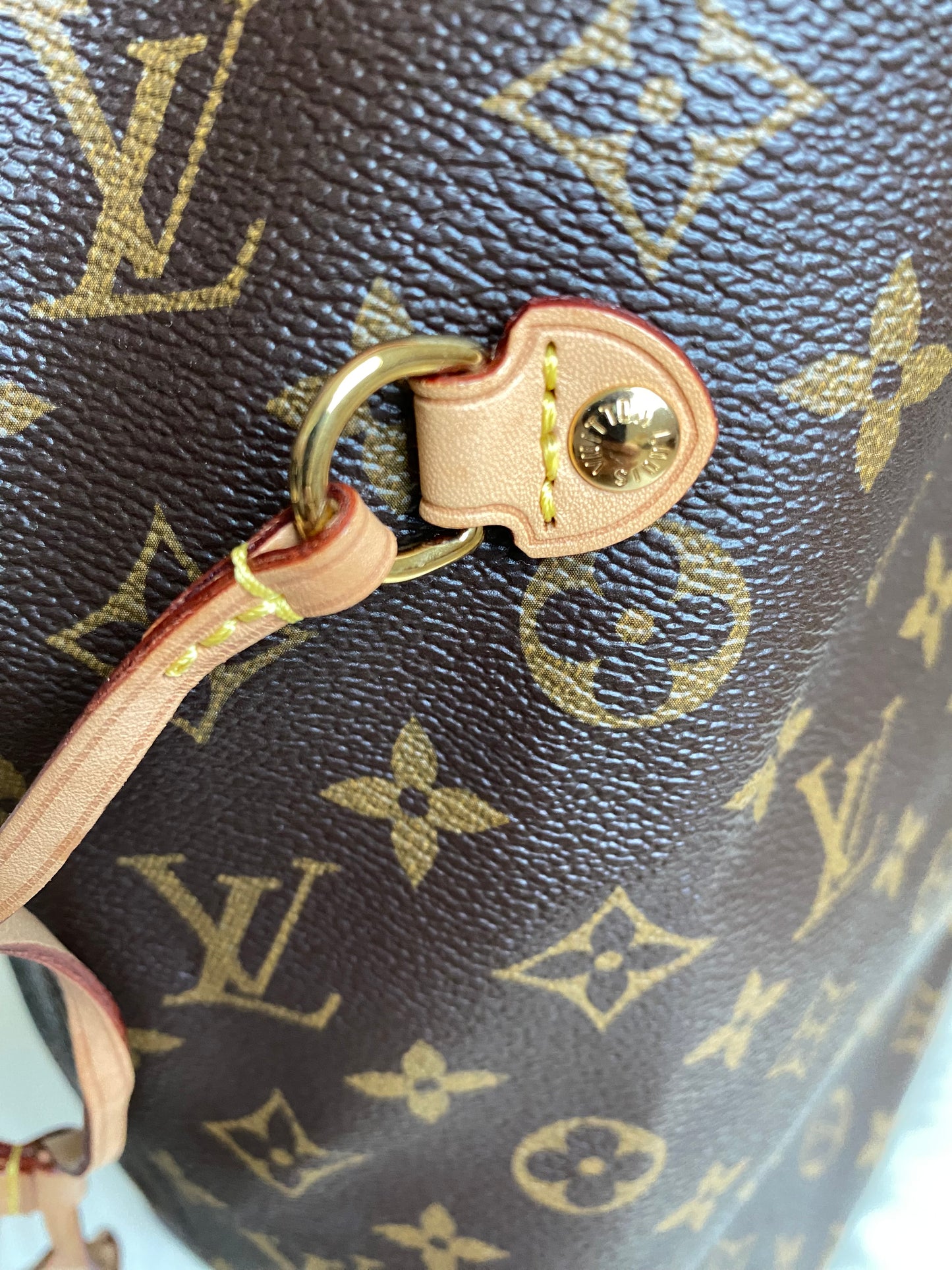 Louis Vuitton Neverfull MM With Pouch - Pink/Pivoine Interior