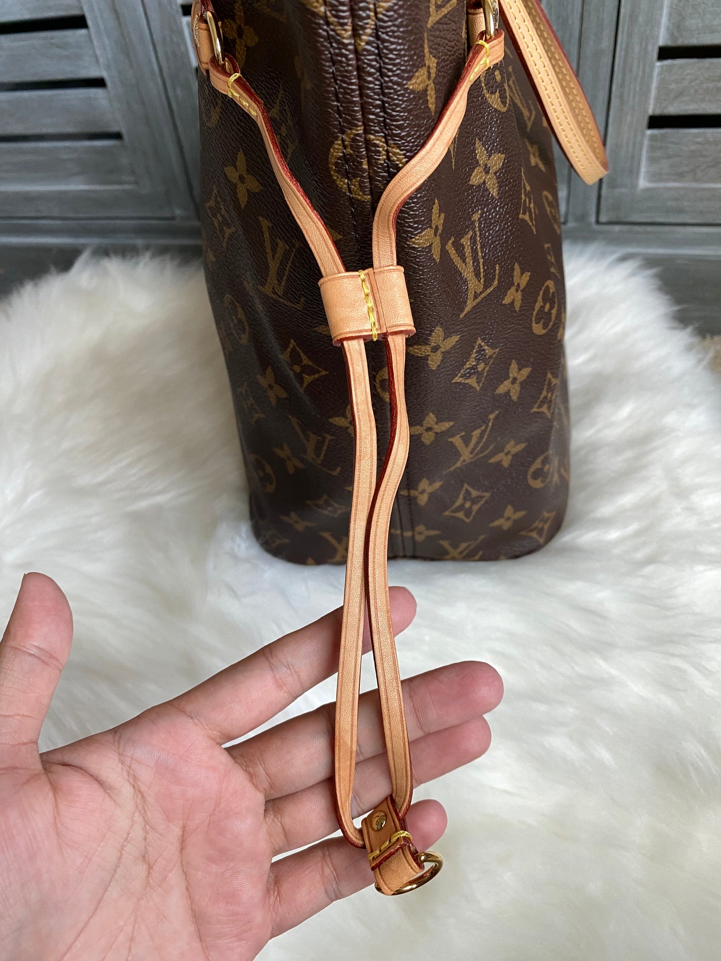 Louis Vuitton Neverfull MM With Pouch - Pink/Pivoine Interior