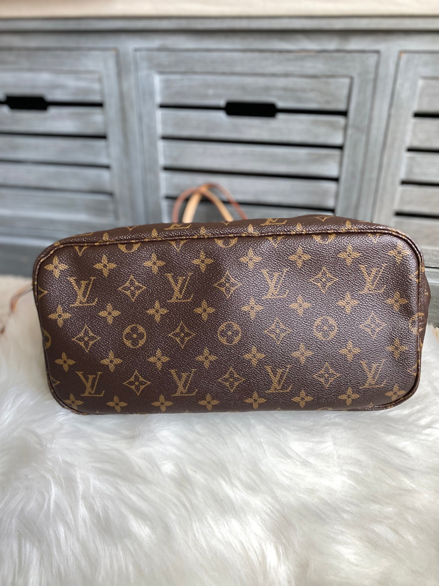Louis Vuitton Neverfull MM With Pouch - Pink/Pivoine Interior