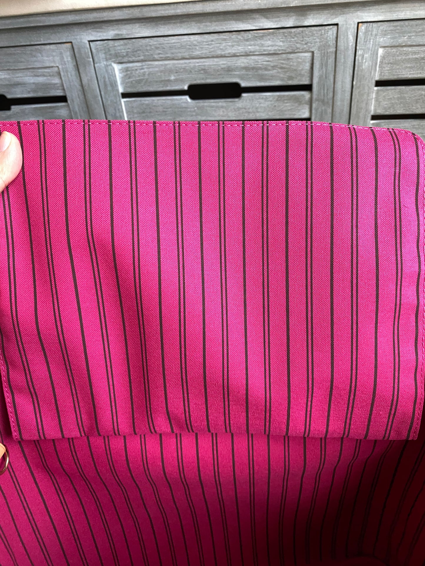 Louis Vuitton Neverfull MM With Pouch - Pink/Pivoine Interior