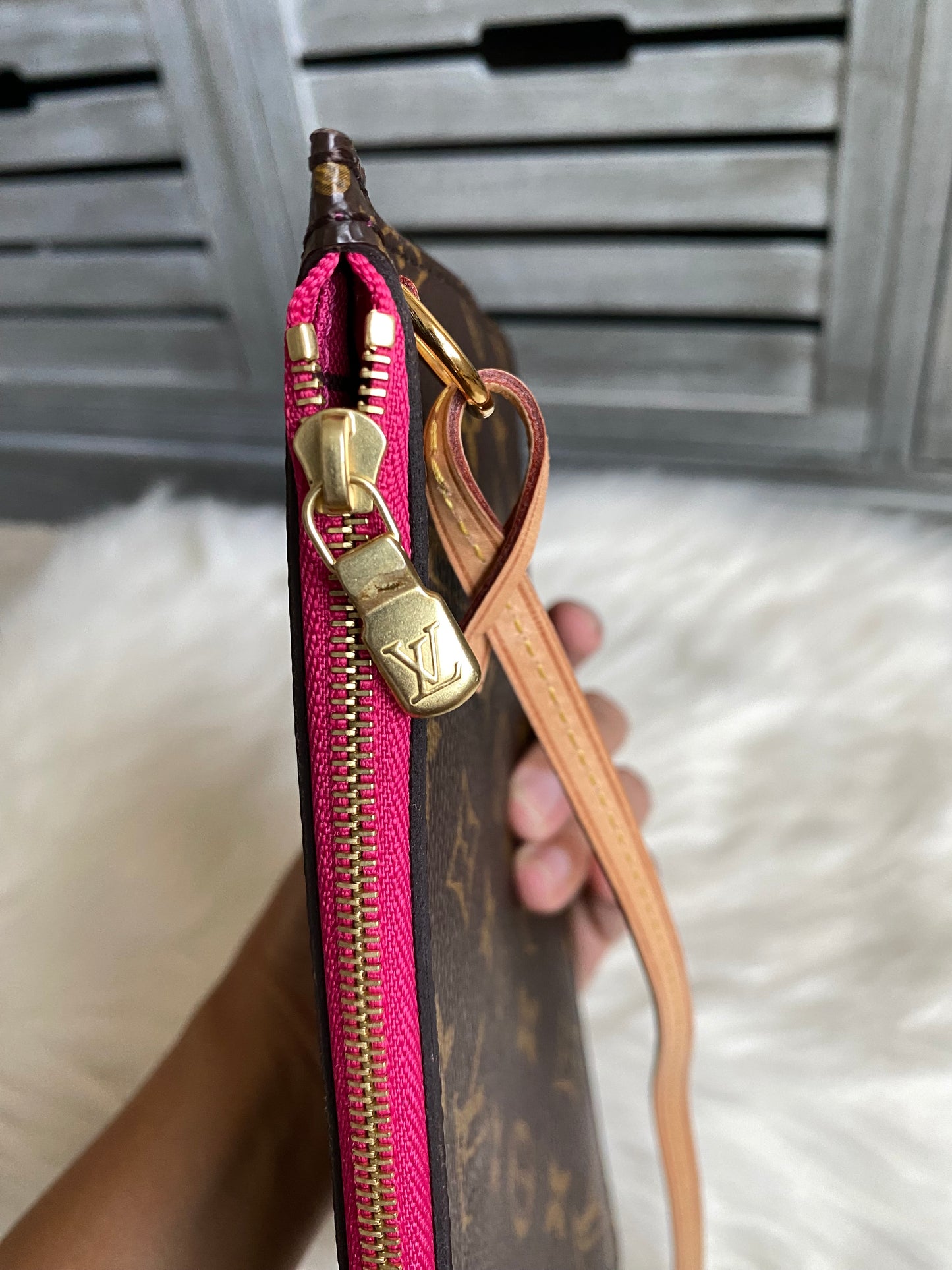 Louis Vuitton Neverfull MM With Pouch - Pink/Pivoine Interior