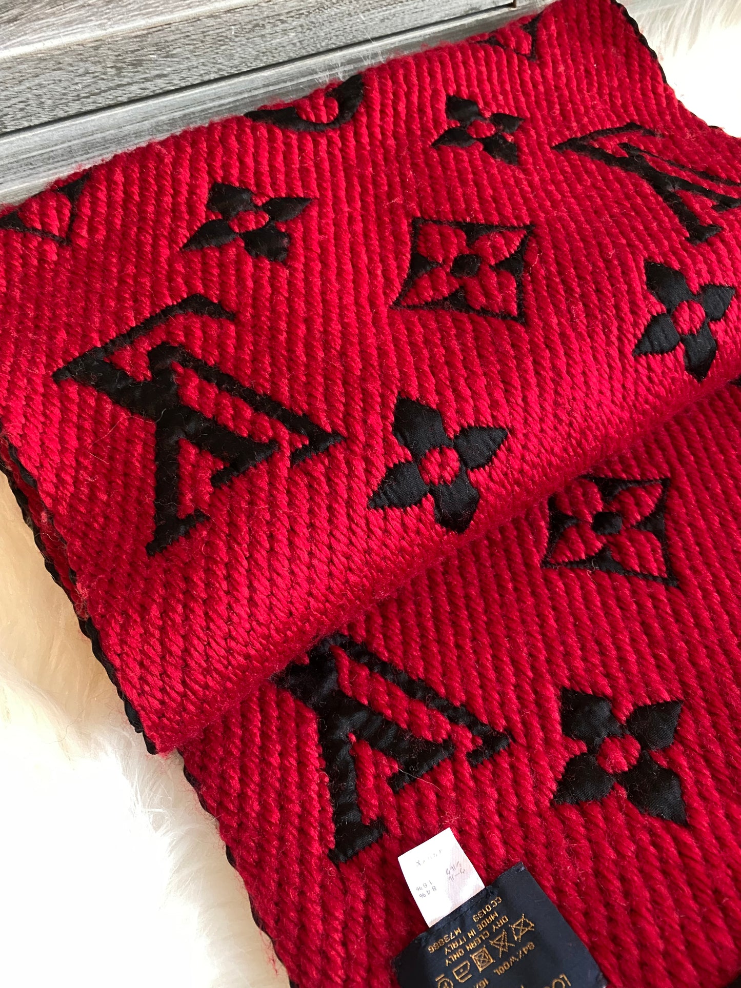 Louis Vuitton ๐๐จ๐จ๐ฅ/๐๐ข๐ฅ๐ค ๐๐จ๐ ๐จ๐ฆ๐๐ง๐ข๐ ๐๐ฎ๐จ ๐๐๐๐ซ๐