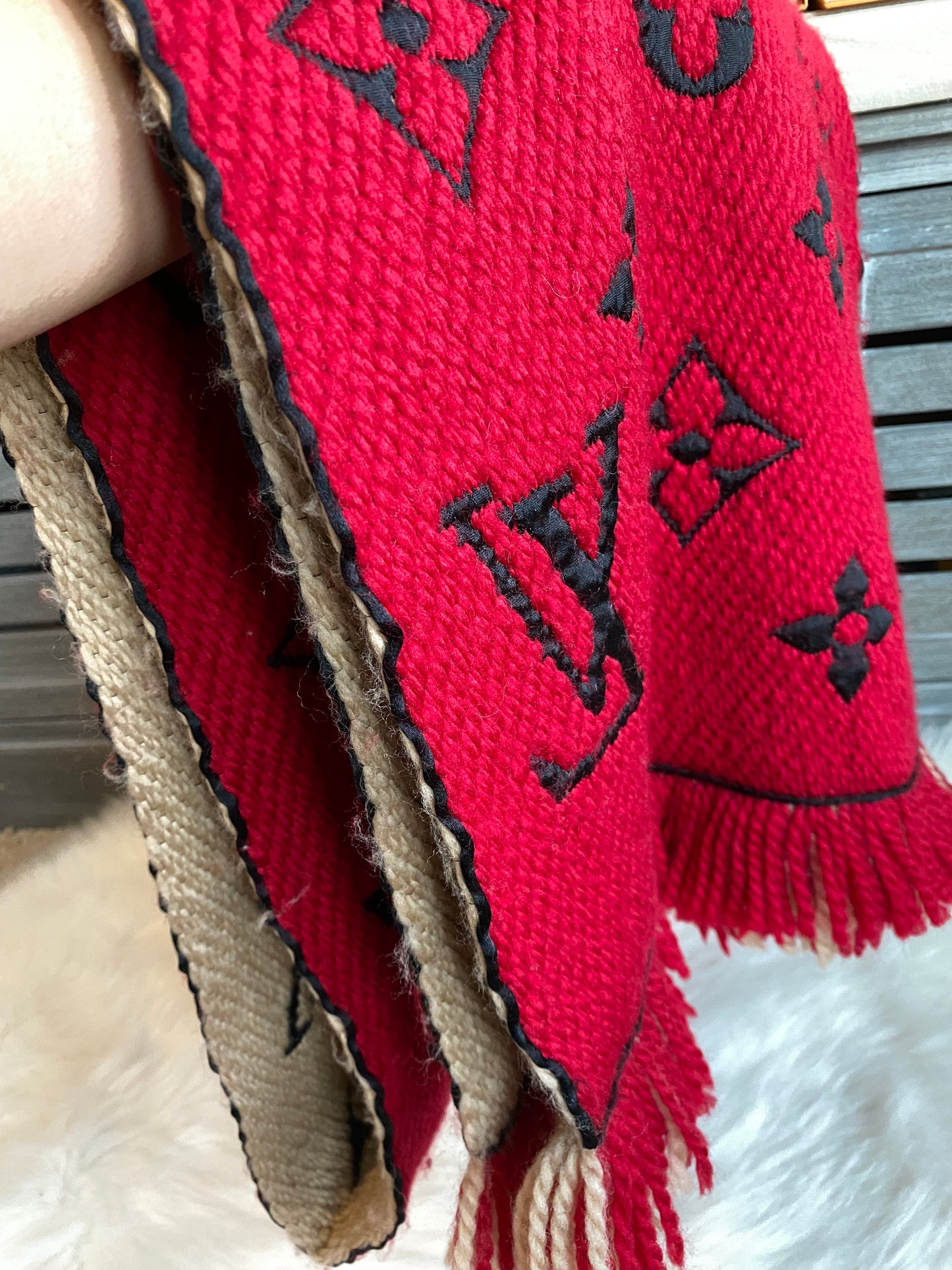 Louis Vuitton ๐๐จ๐จ๐ฅ/๐๐ข๐ฅ๐ค ๐๐จ๐ ๐จ๐ฆ๐๐ง๐ข๐ ๐๐ฎ๐จ ๐๐๐๐ซ๐