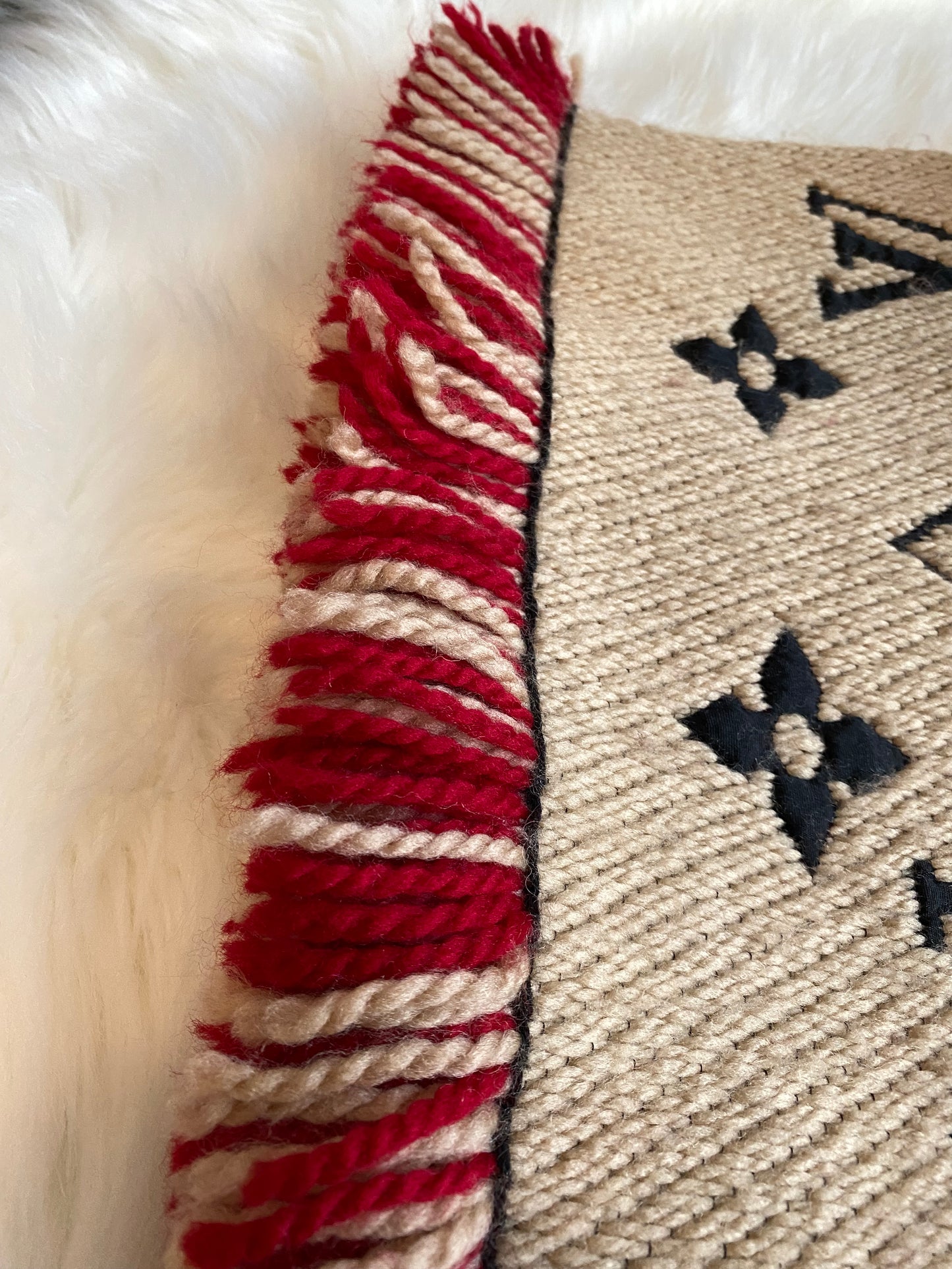 Louis Vuitton ๐๐จ๐จ๐ฅ/๐๐ข๐ฅ๐ค ๐๐จ๐ ๐จ๐ฆ๐๐ง๐ข๐ ๐๐ฎ๐จ ๐๐๐๐ซ๐