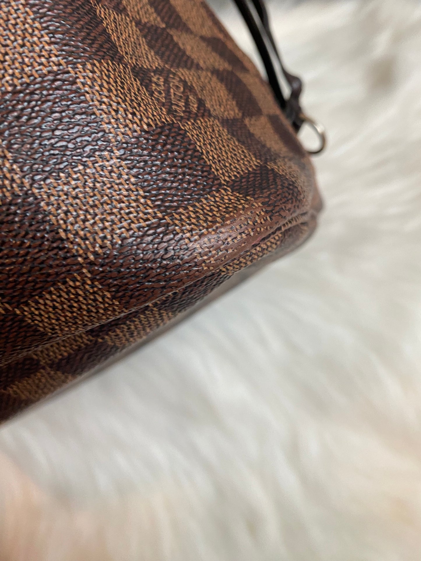 Louis Vuitton Neverfull MM With Pouch