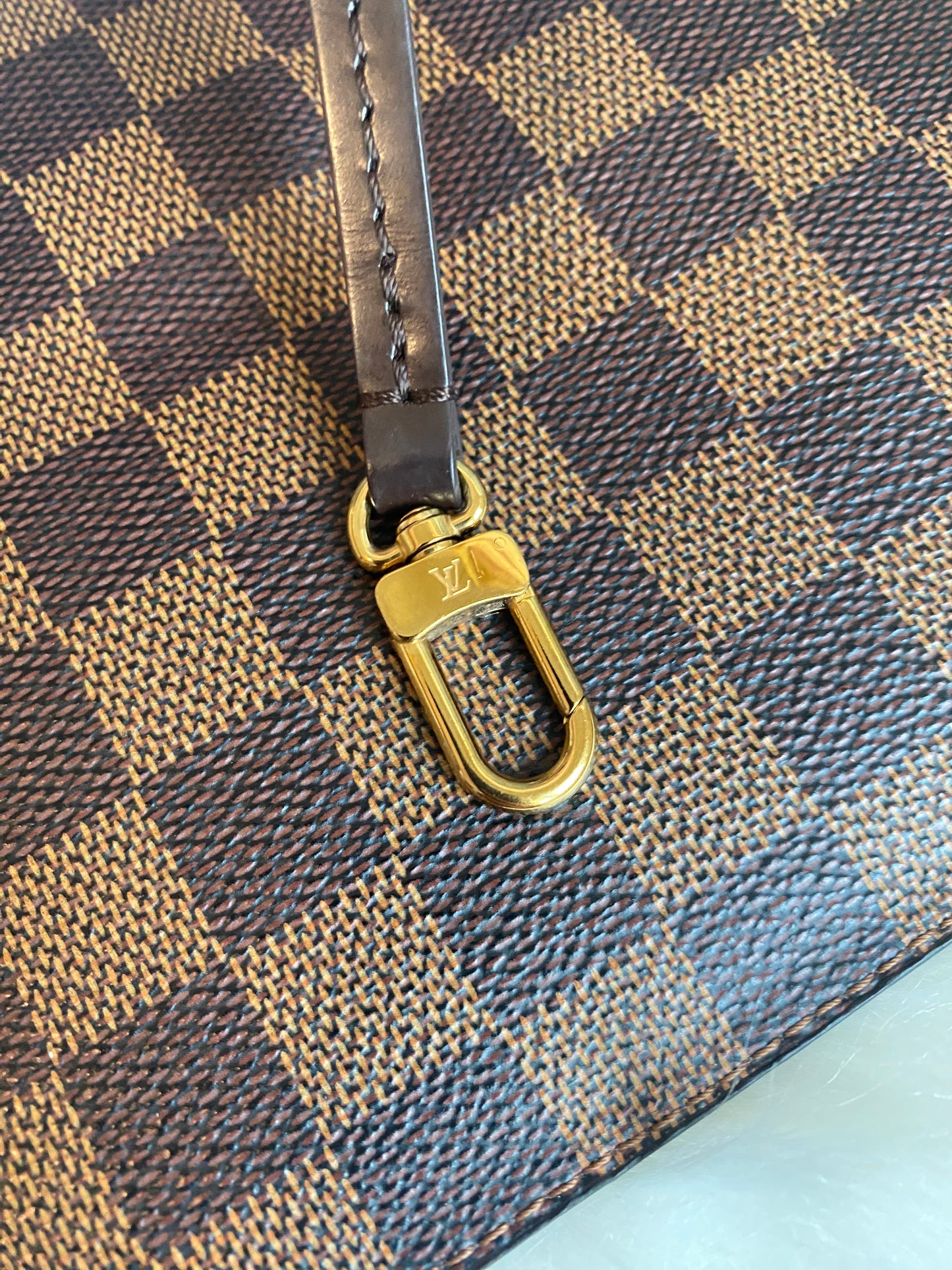 Louis Vuitton Neverfull MM With Pouch