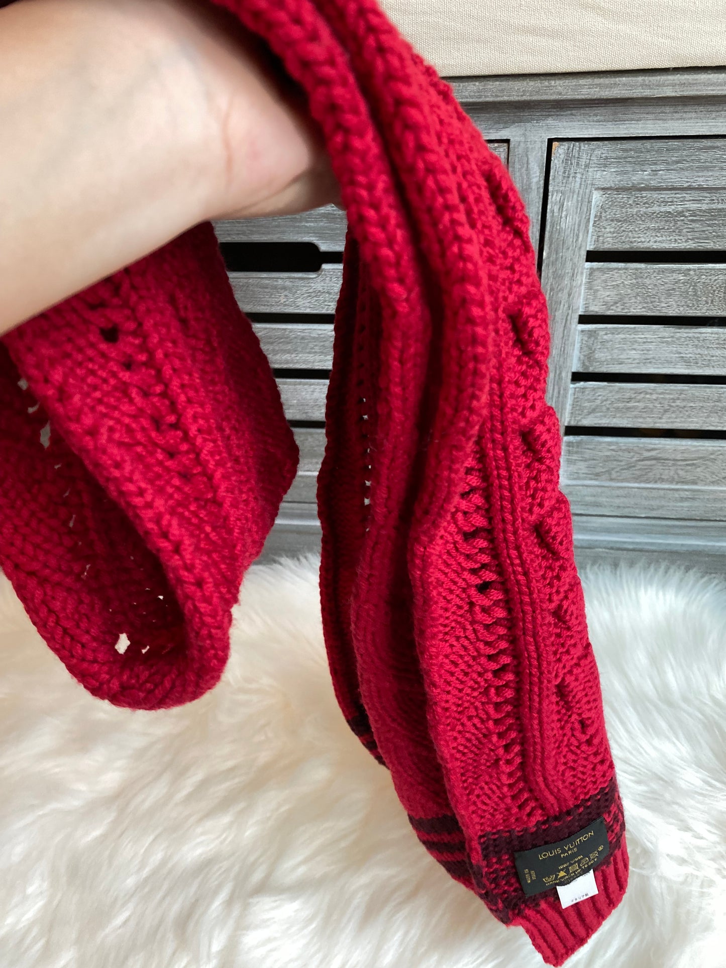 Louis Vuitton 100% Wool Columbia Knit Scarf