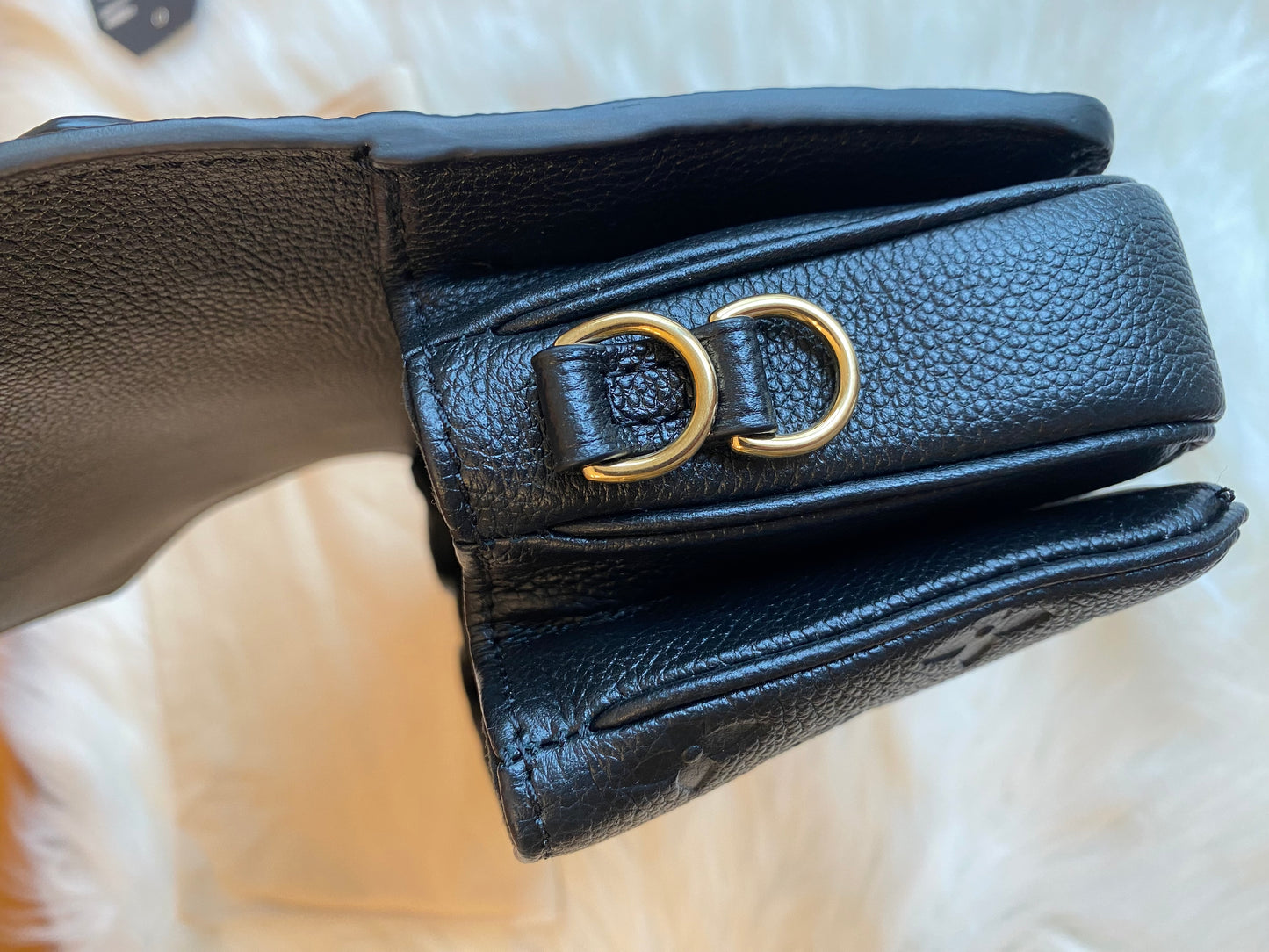 Louis Vuitton Pochette Metis East West Black Empreinte