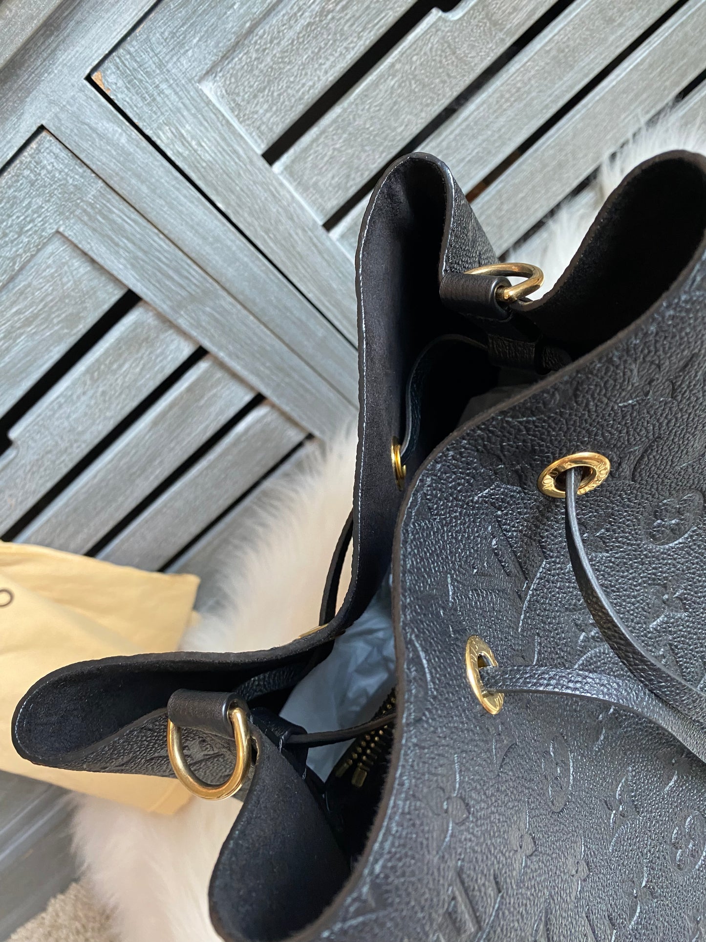 Louis Vuitton NeoNoe Black Empreinte