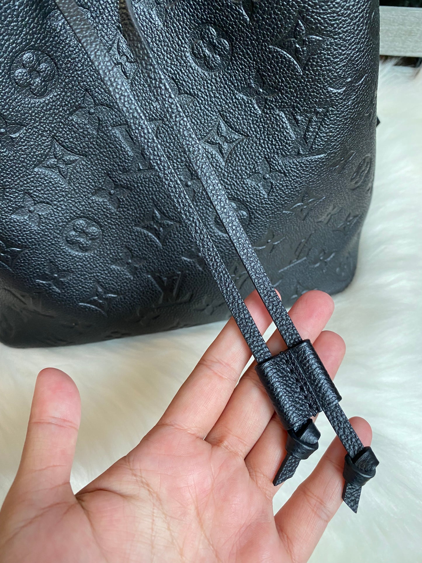 Louis Vuitton NeoNoe Black Empreinte