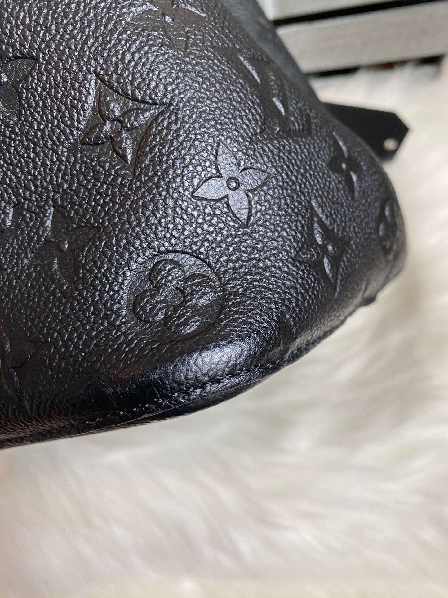 Louis Vuitton NeoNoe Black Empreinte