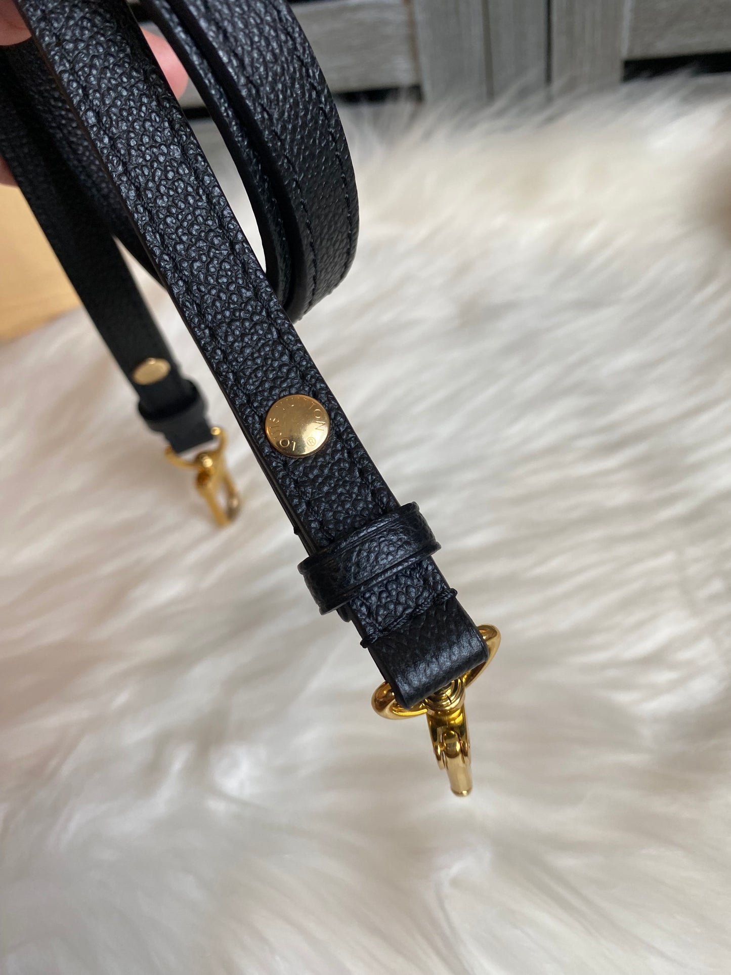 Louis Vuitton NeoNoe Black Empreinte