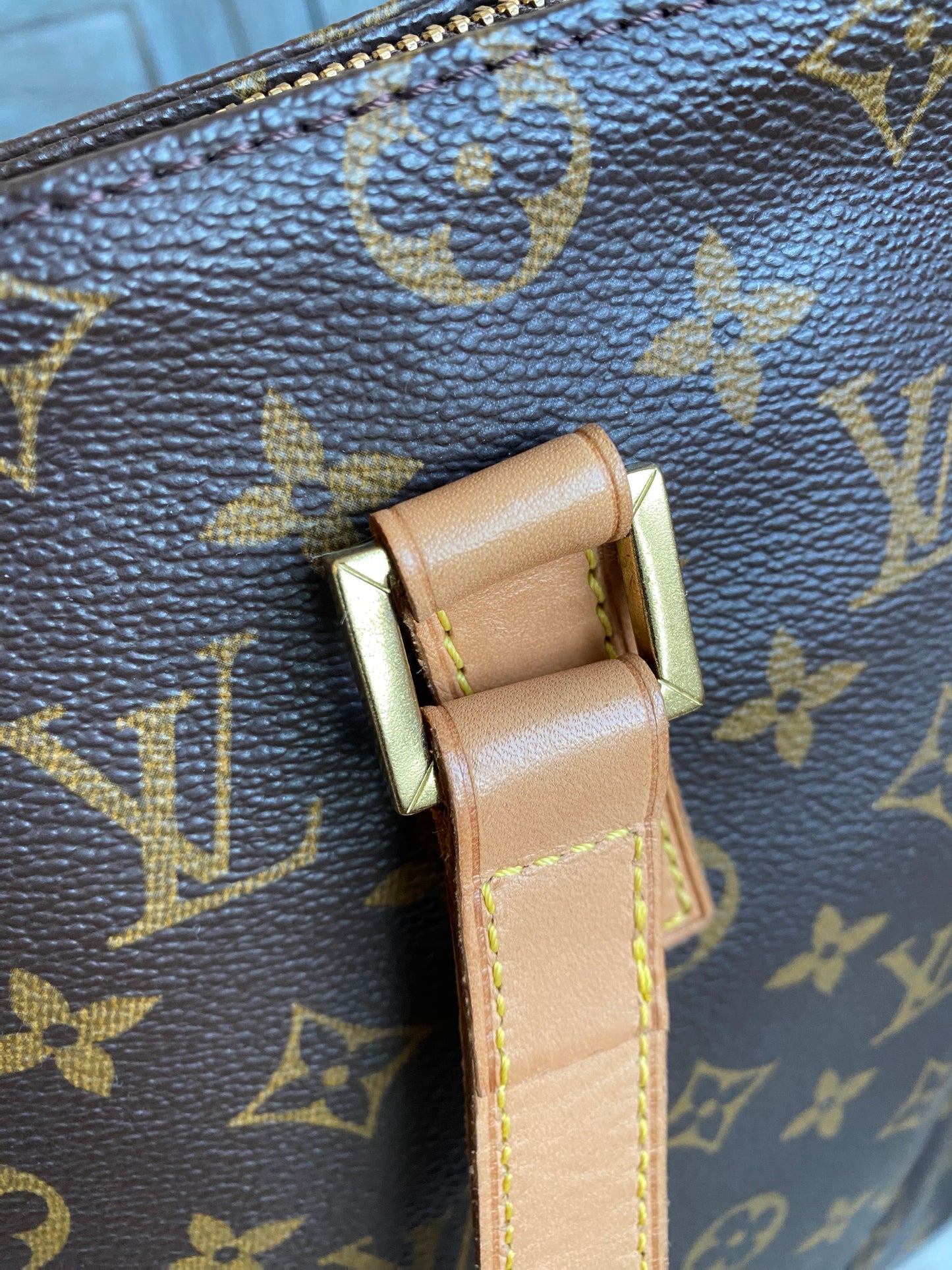 Louis Vuitton Cabas Mezzo