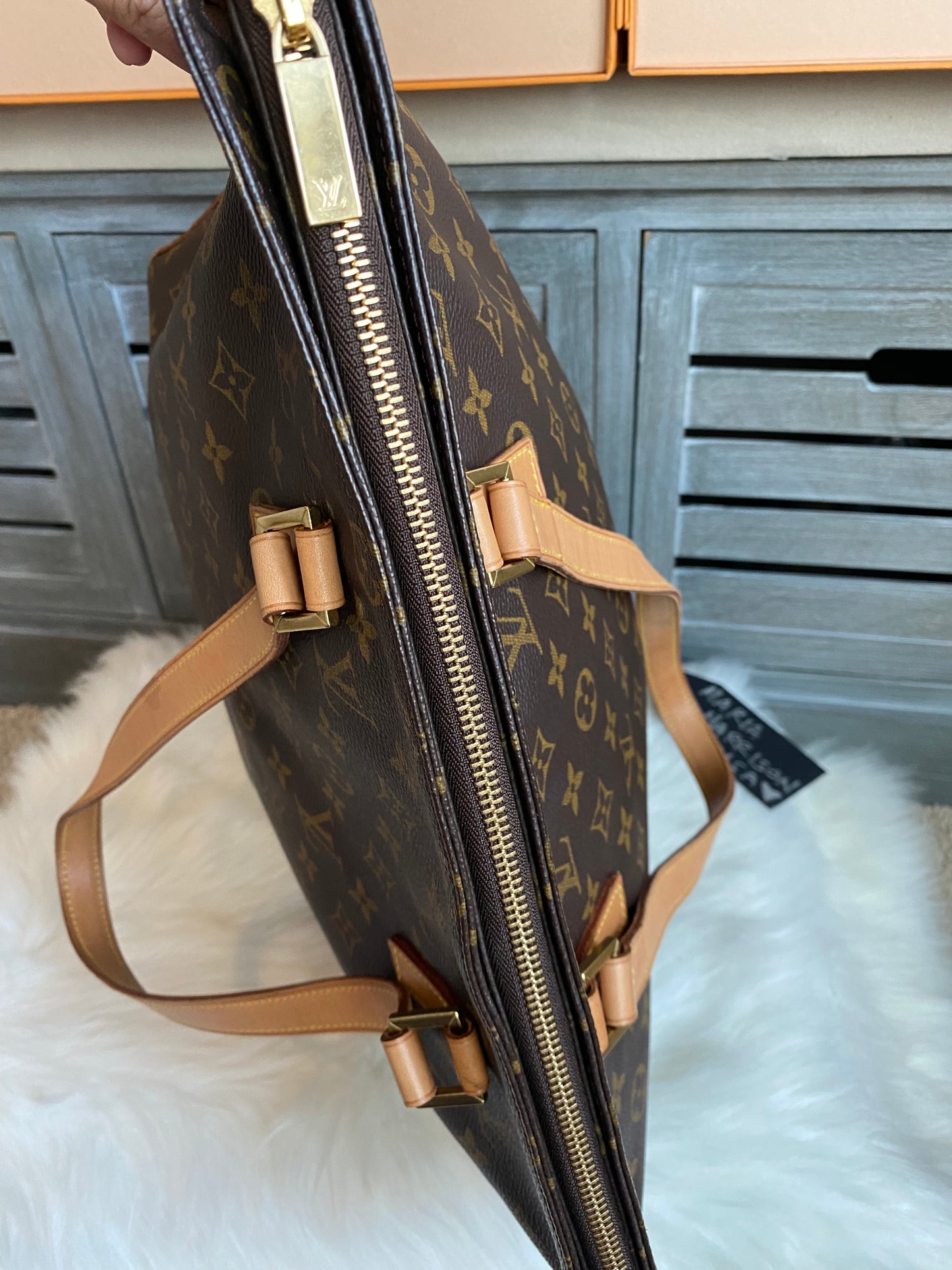 Louis Vuitton Cabas Mezzo