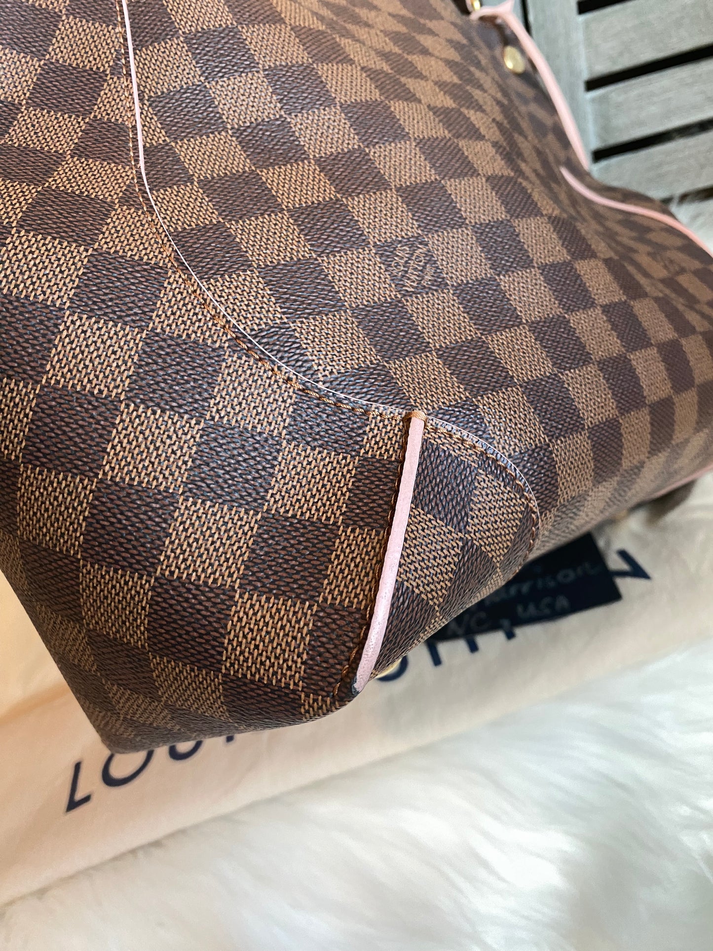 Louis Vuitton Caissa Hobo PM Rose Ballerine
