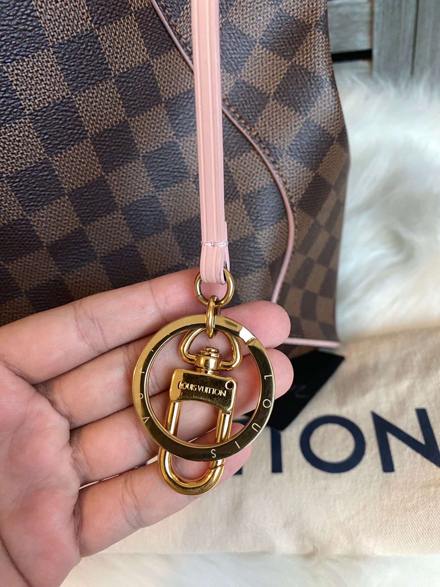 Louis Vuitton Caissa Hobo PM Rose Ballerine