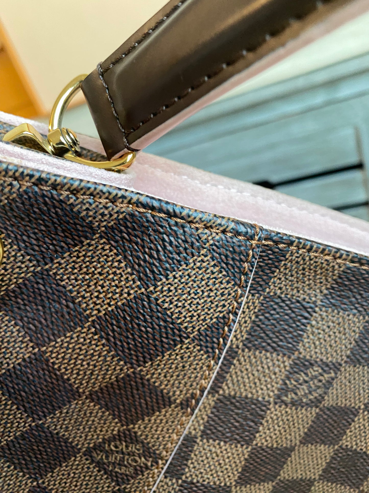 Louis Vuitton Caissa Hobo PM Rose Ballerine