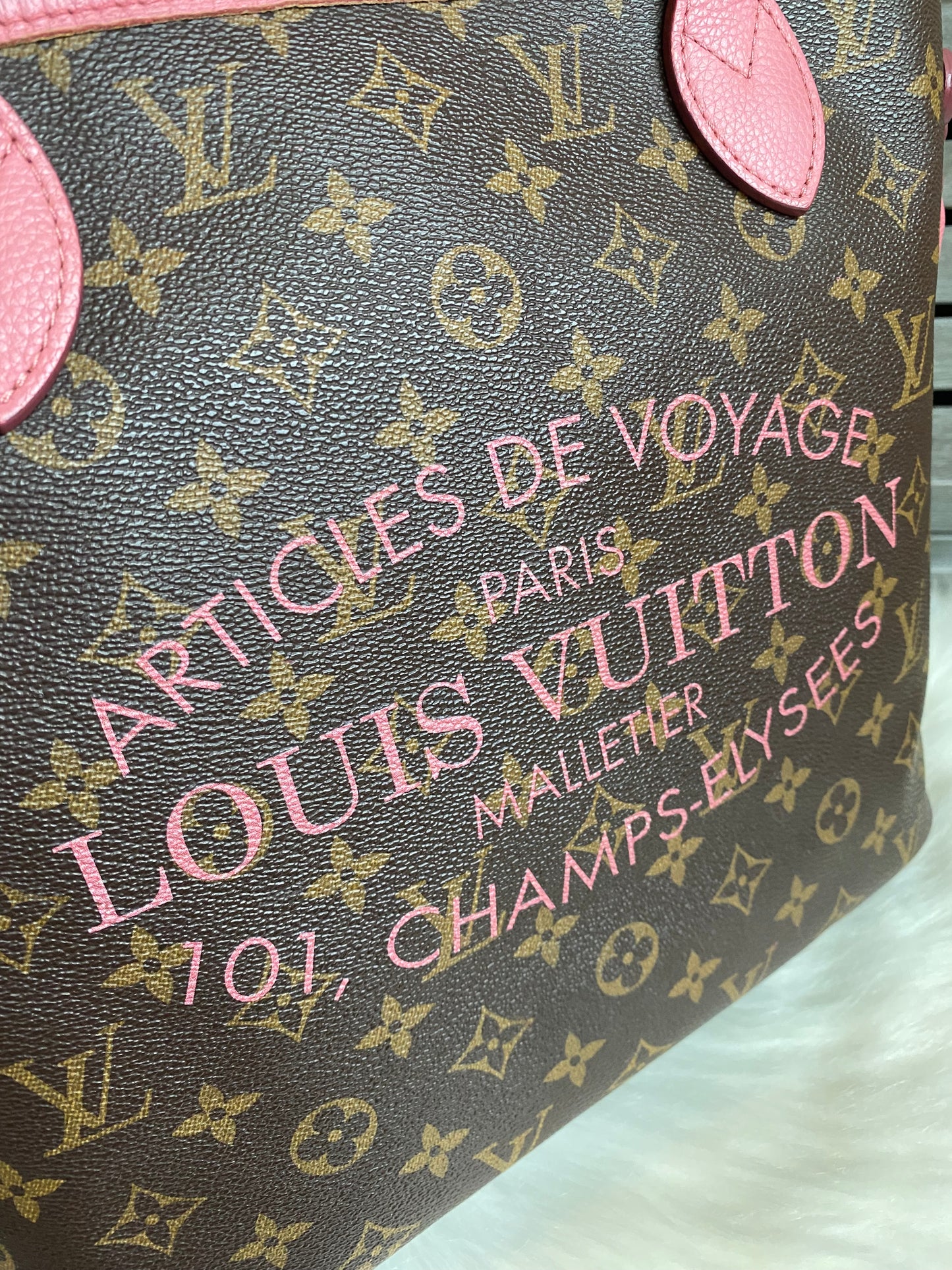 Louis Vuitton Limited Edition Rose Velours Ikat Neverfull MM
