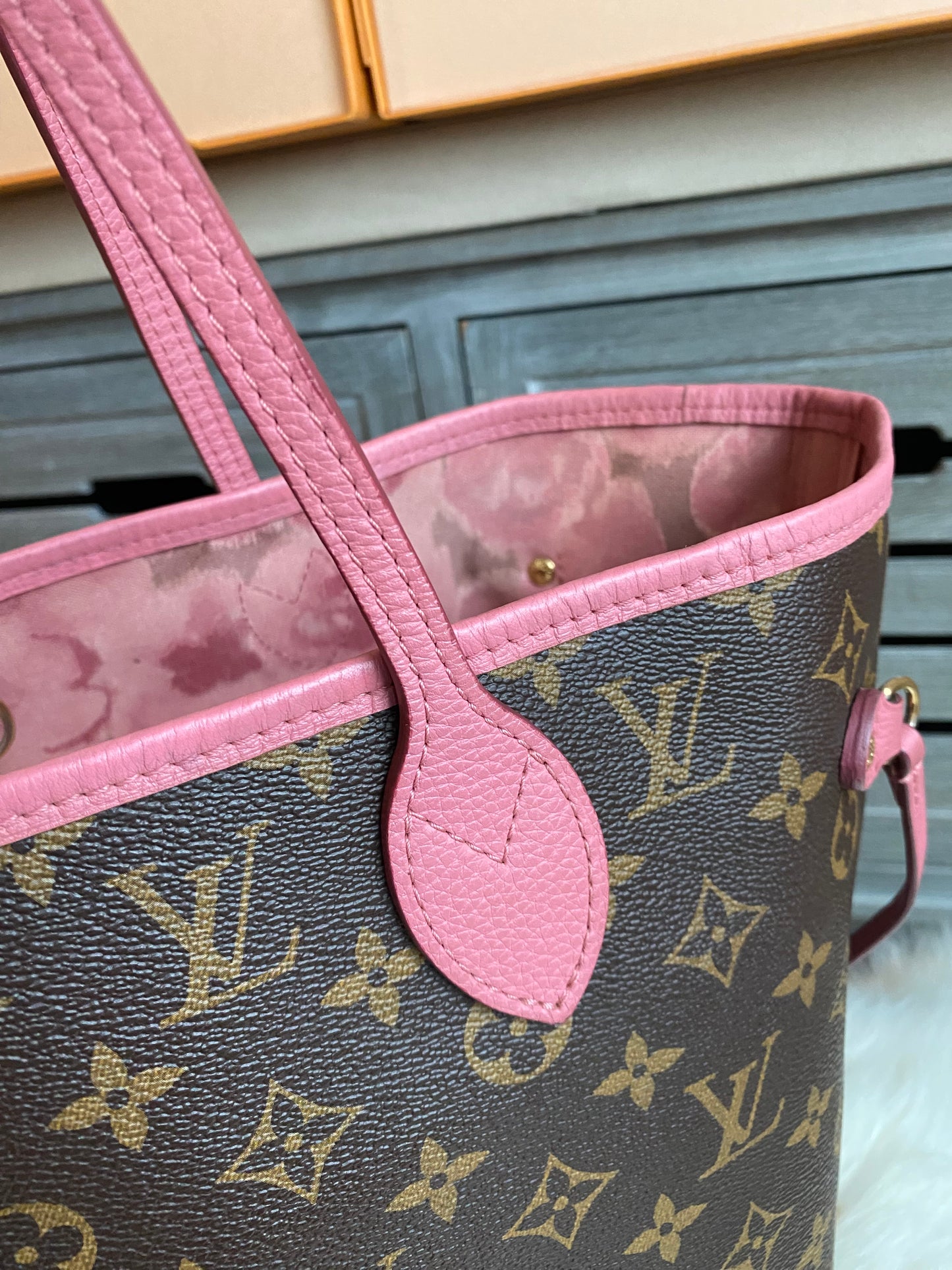 Louis Vuitton Limited Edition Rose Velours Ikat Neverfull MM
