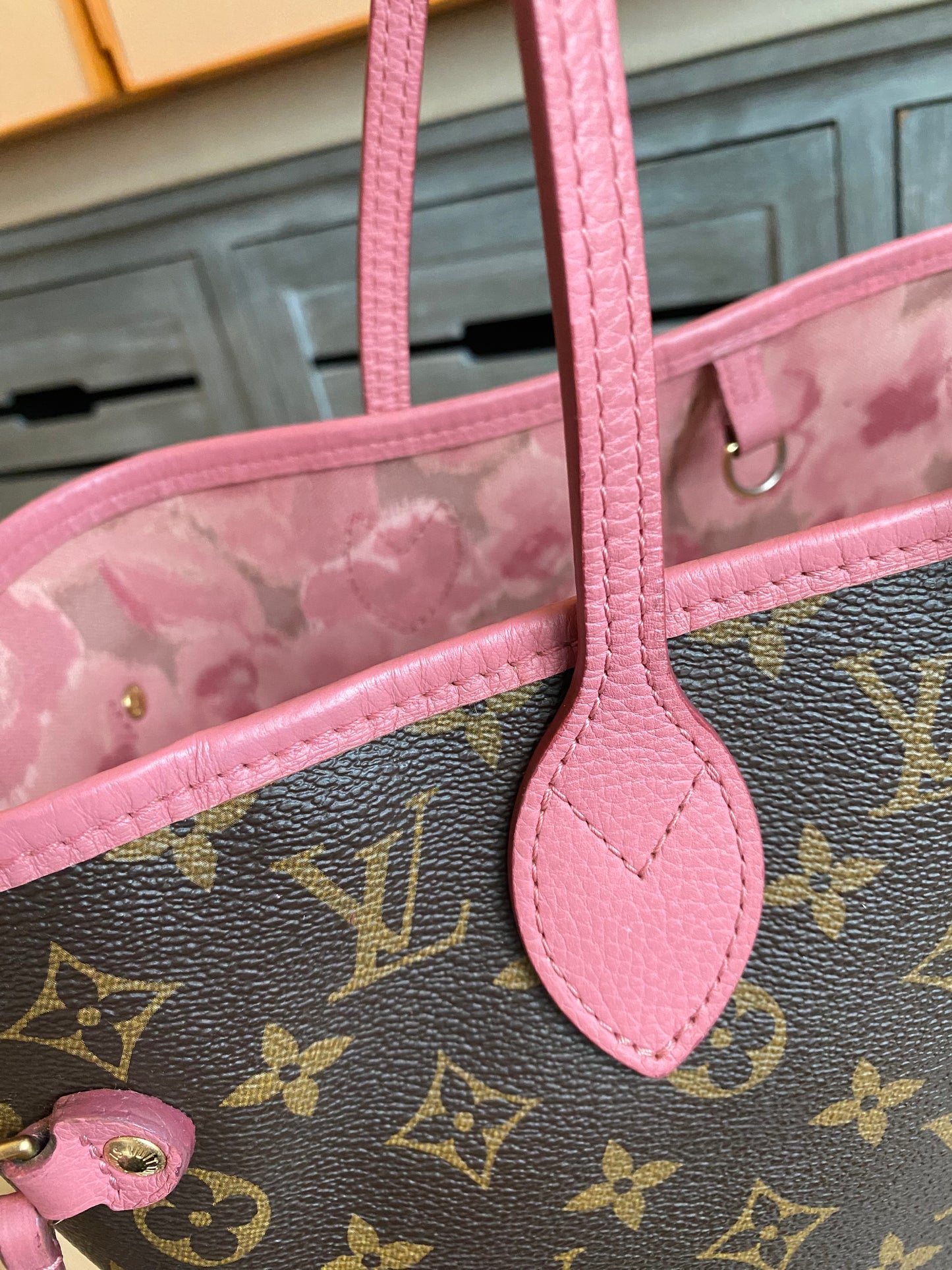 Louis Vuitton Limited Edition Rose Velours Ikat Neverfull MM