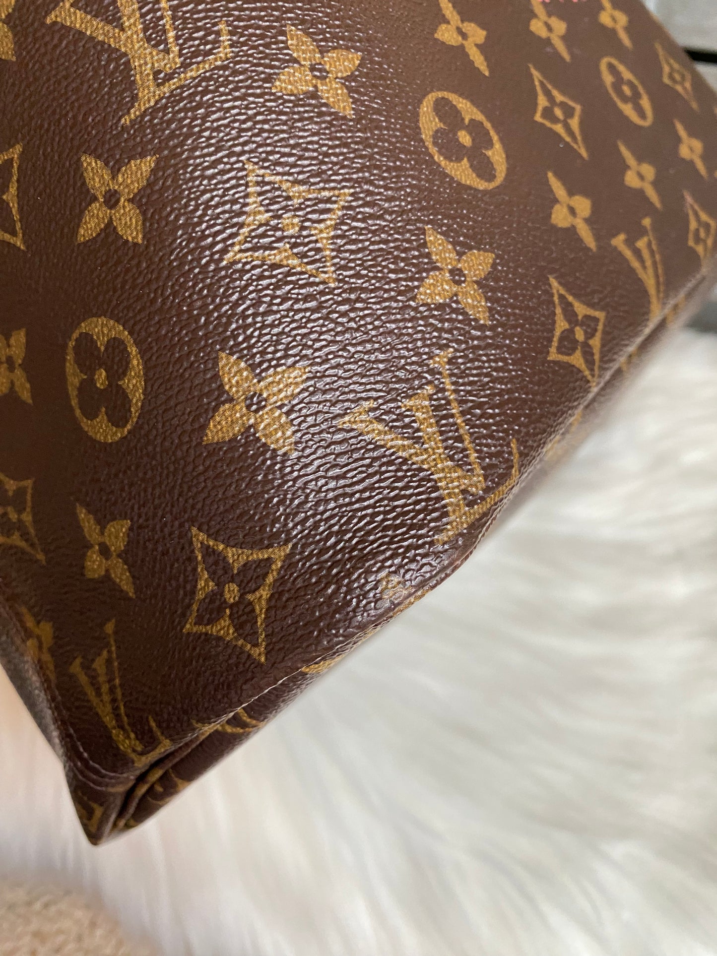 Louis Vuitton Limited Edition Rose Velours Ikat Neverfull MM