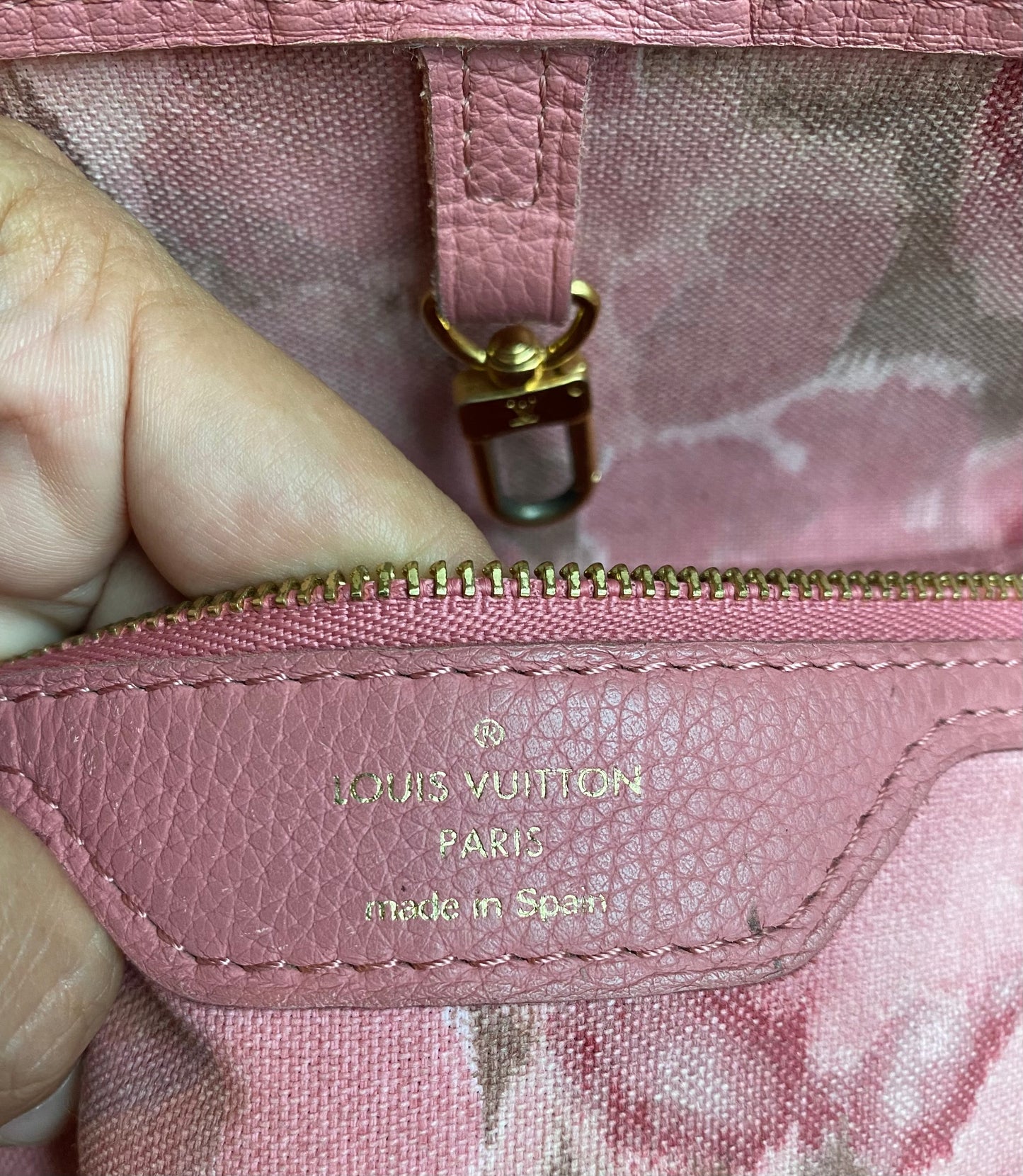 Louis Vuitton Limited Edition Rose Velours Ikat Neverfull MM